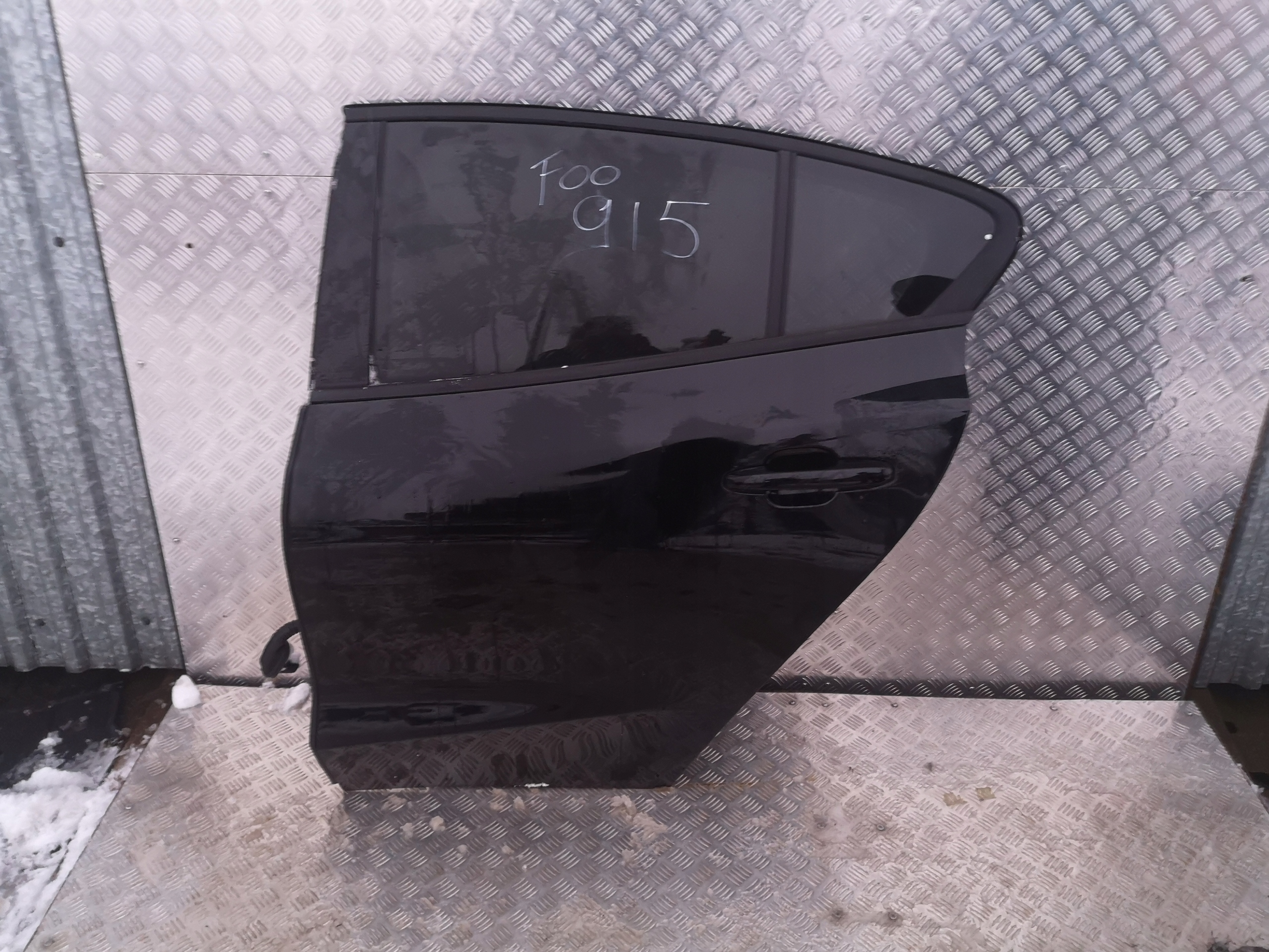 FORD FOCUS MK4 DRZWI LEWE TYŁ HATCHBACK Kolor czarny