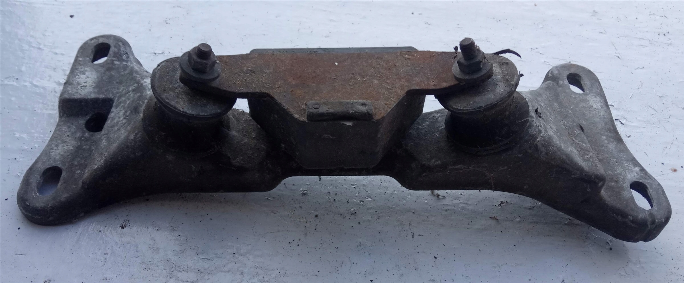 Лапа подушка коробки BMW M3 E46 3.2 CSL 2282310