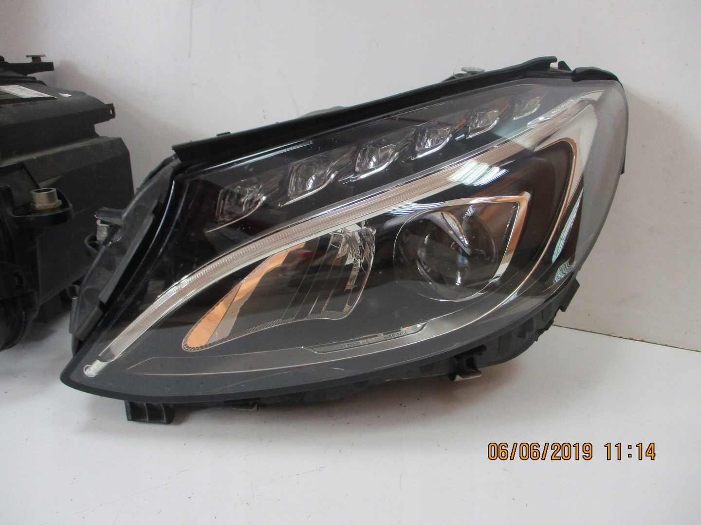 Lampa lampy full led MERCEDES C KLASA 205 Strona zabudowy lewe + prawe