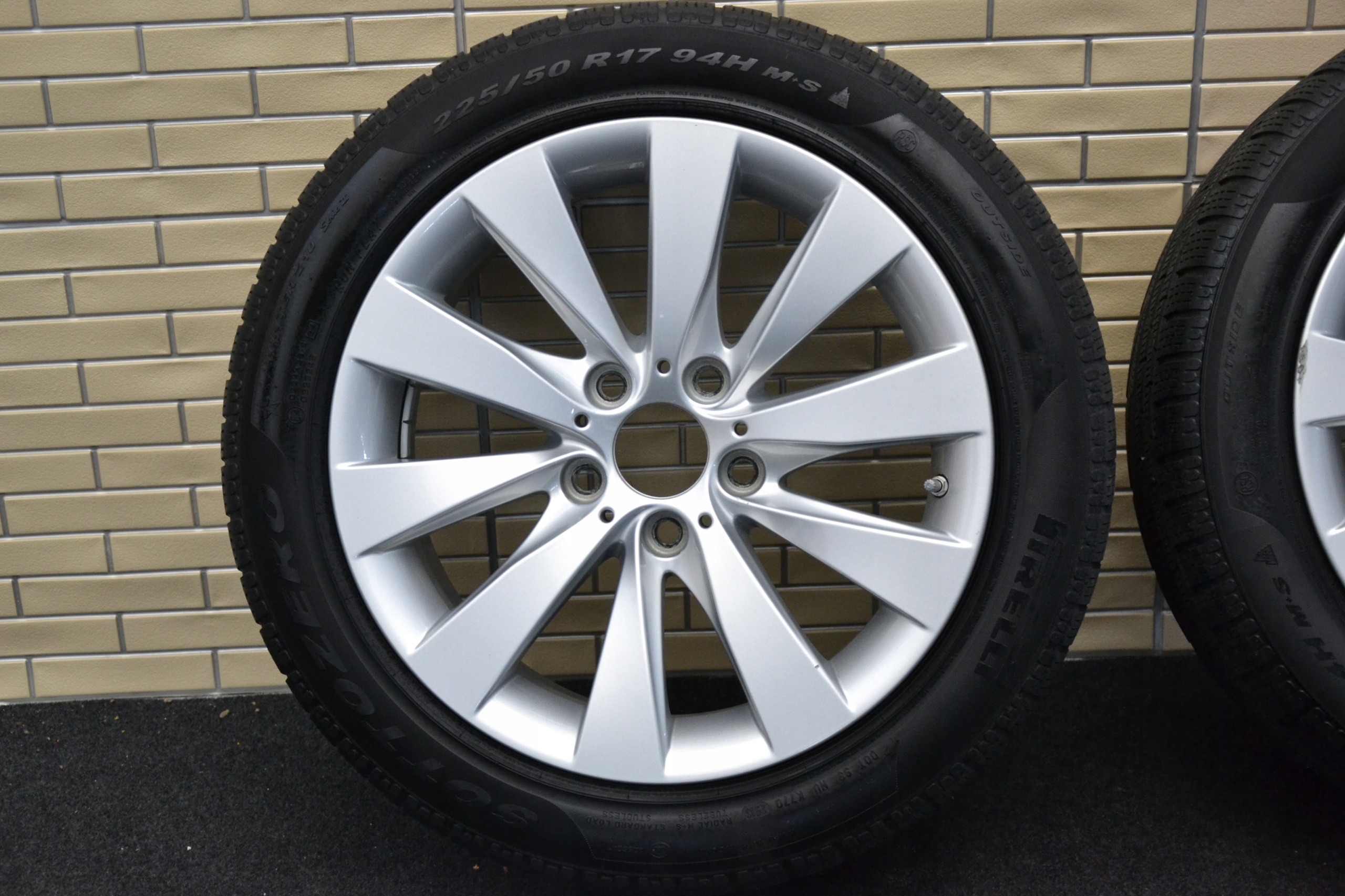 BMW F30 F32 F36 KOŁA ZIMOWE 17 CALI 225/50 IDEALNE Producent felg BMW OE