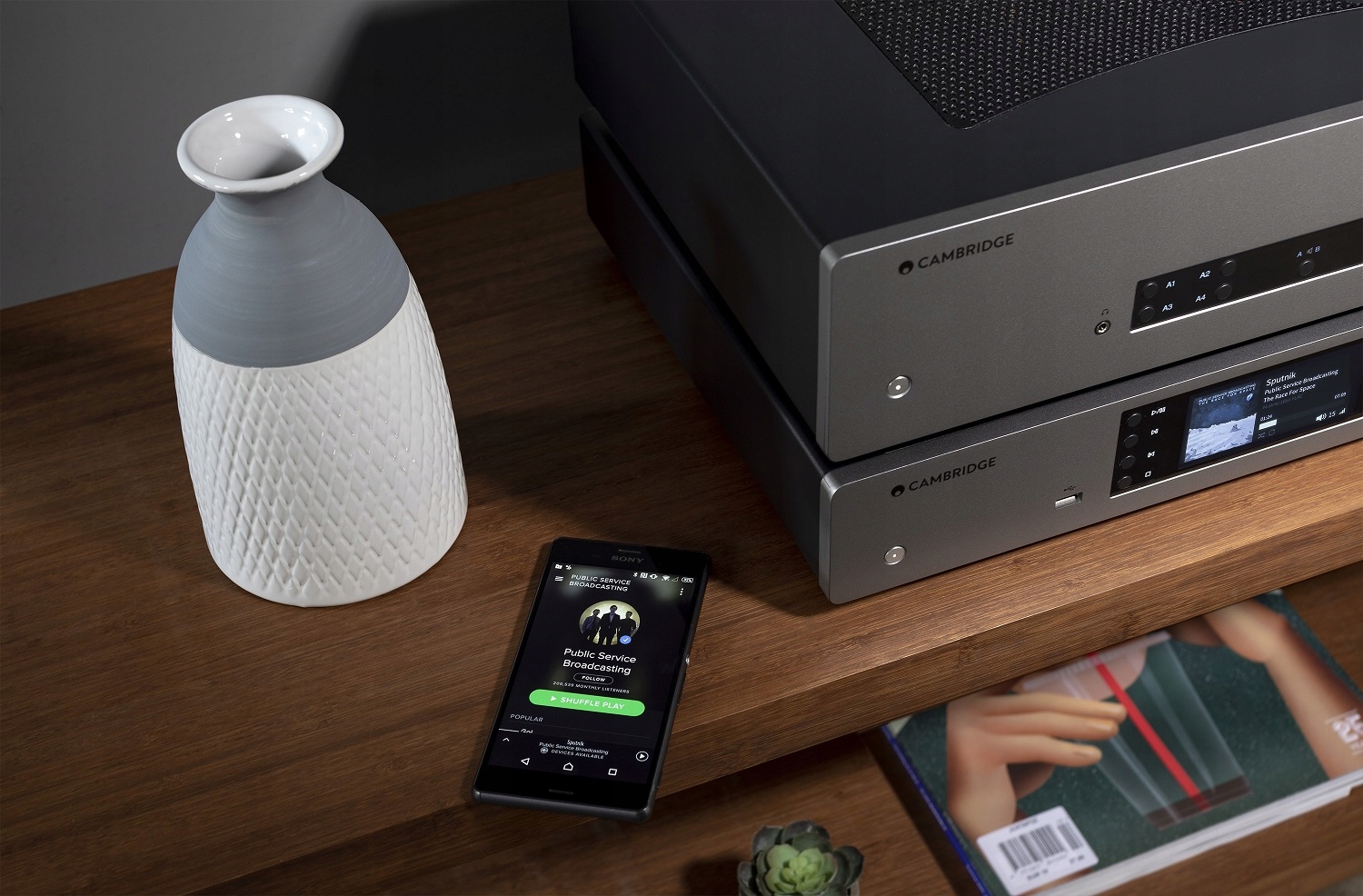 CAMBRIDGE AUDIO CXN v2 OTWARZACZ SIECIOWY STREAMER WYBITNY W SWOJEJ KLASIE Serwisy strumieniujące Spotify Tidal