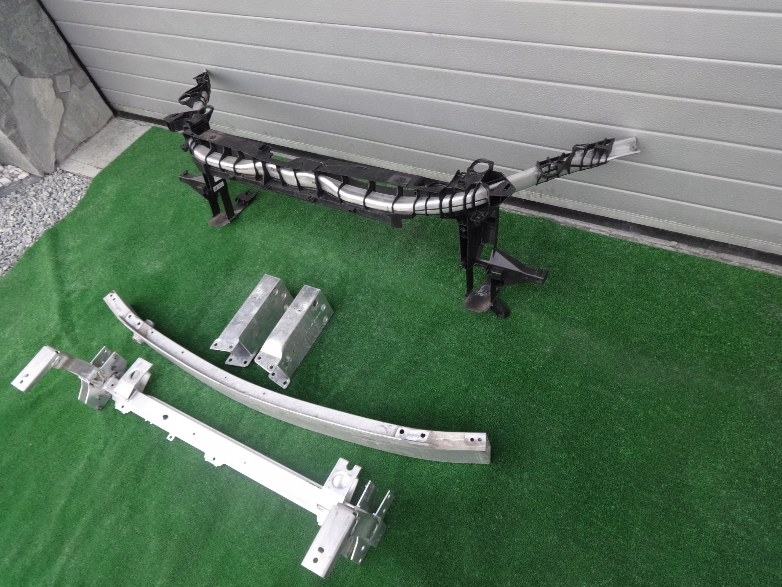 PAS PRZEDNI PRZÓD MERCEDES W176 W117 W246 W156 Typ samochodu Samochody osobowe