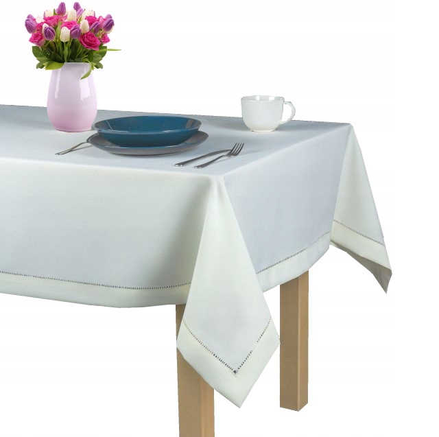 

Klasyczny Obrus Z Mereżką 120X220 Plamoodporny