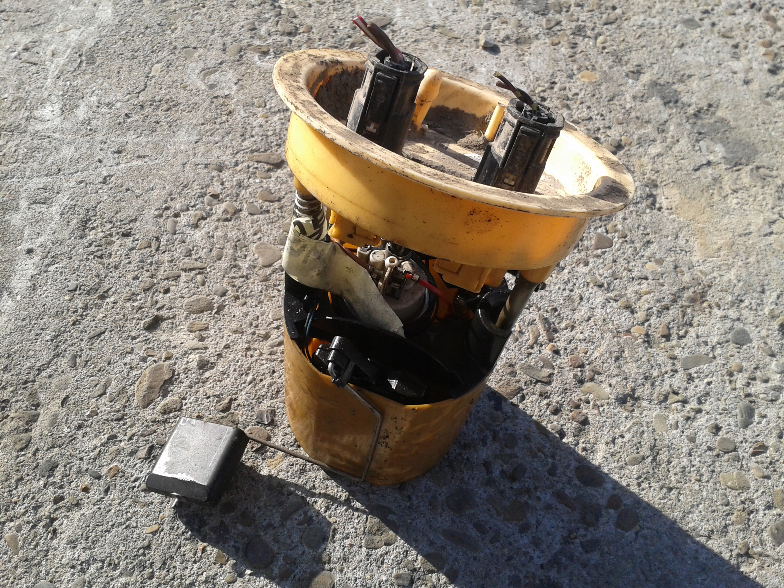 POMPA PALIWA BMW 1 E87 120D 2 0 D