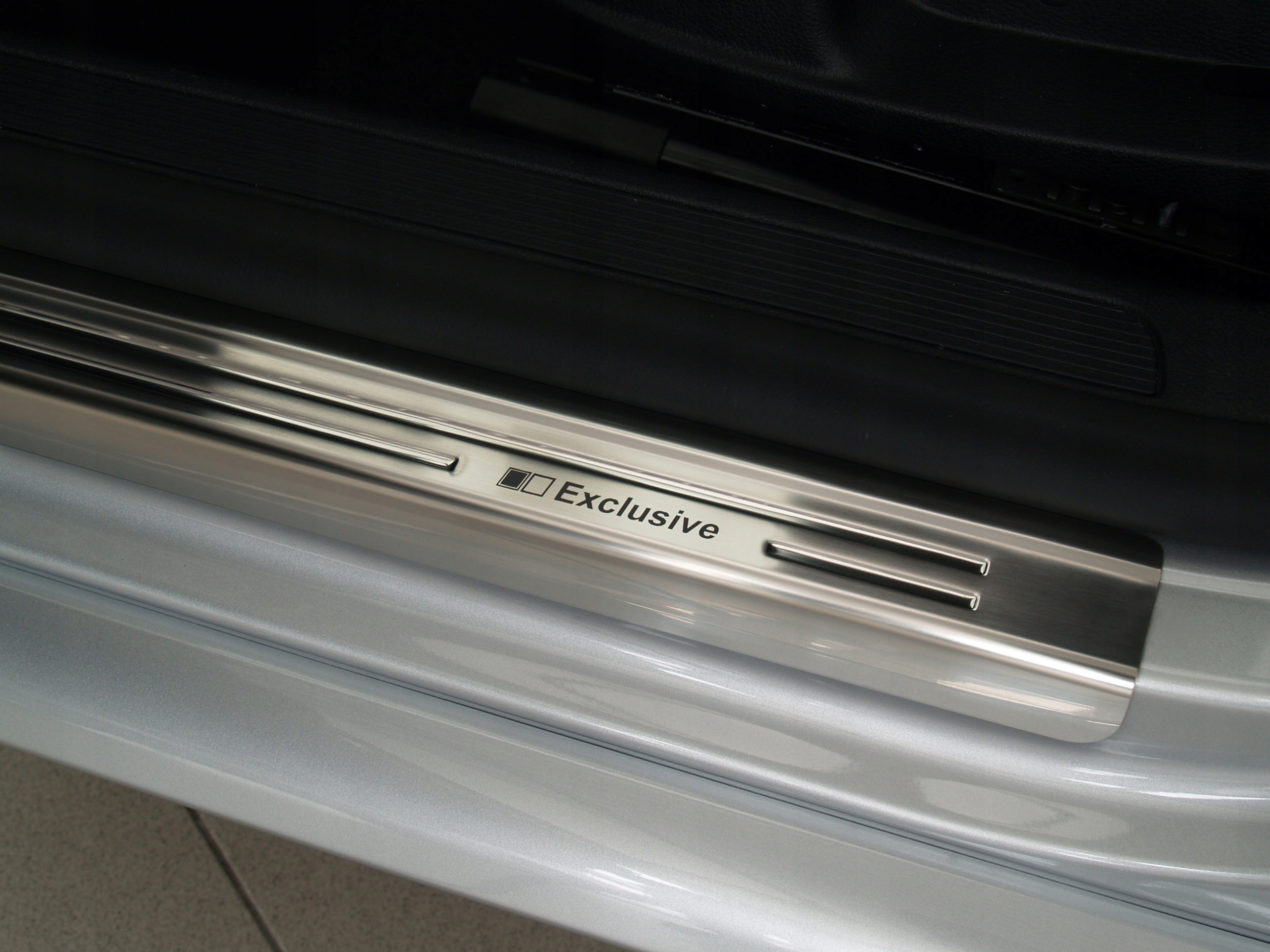 VOLKSWAGEN PASSAT B7 nakladki na progi progowe Producer Avisa