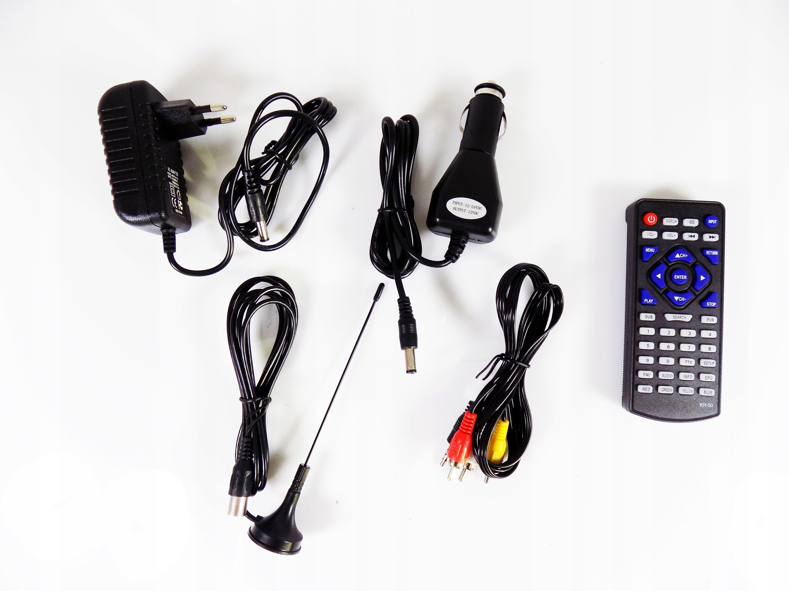 TELEWIZOR SAMOCHODOWY TURYSTYCZNY PRZENOŚNY 14'' EAN (GTIN) 5901867722393