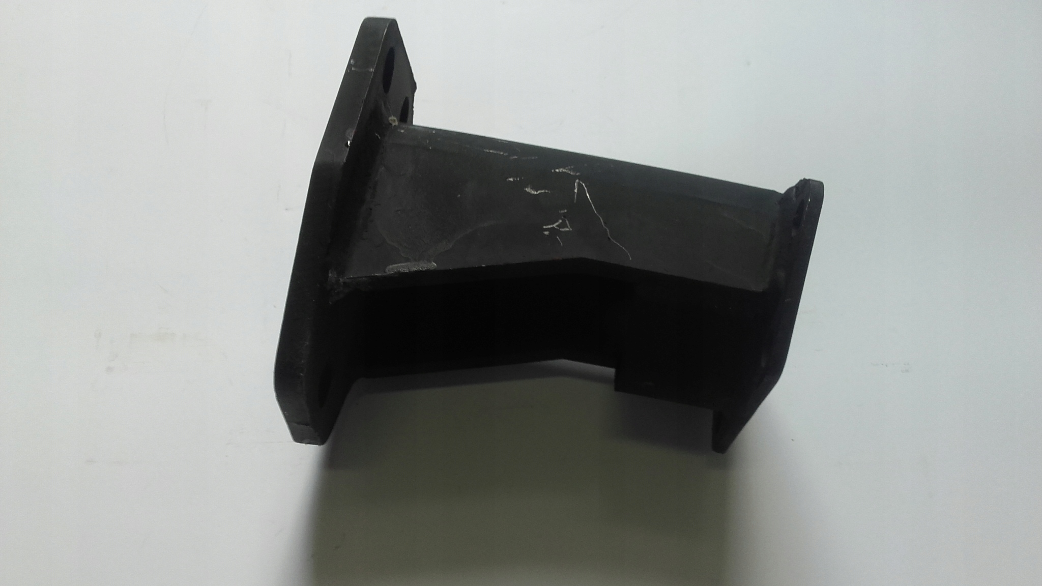 317-606363 - LIAZ ОПОРА ДОПОМІЖНОЇ РЕСОРИ З ЛИСТОВИМ МЕТАЛОМ LUBLIN