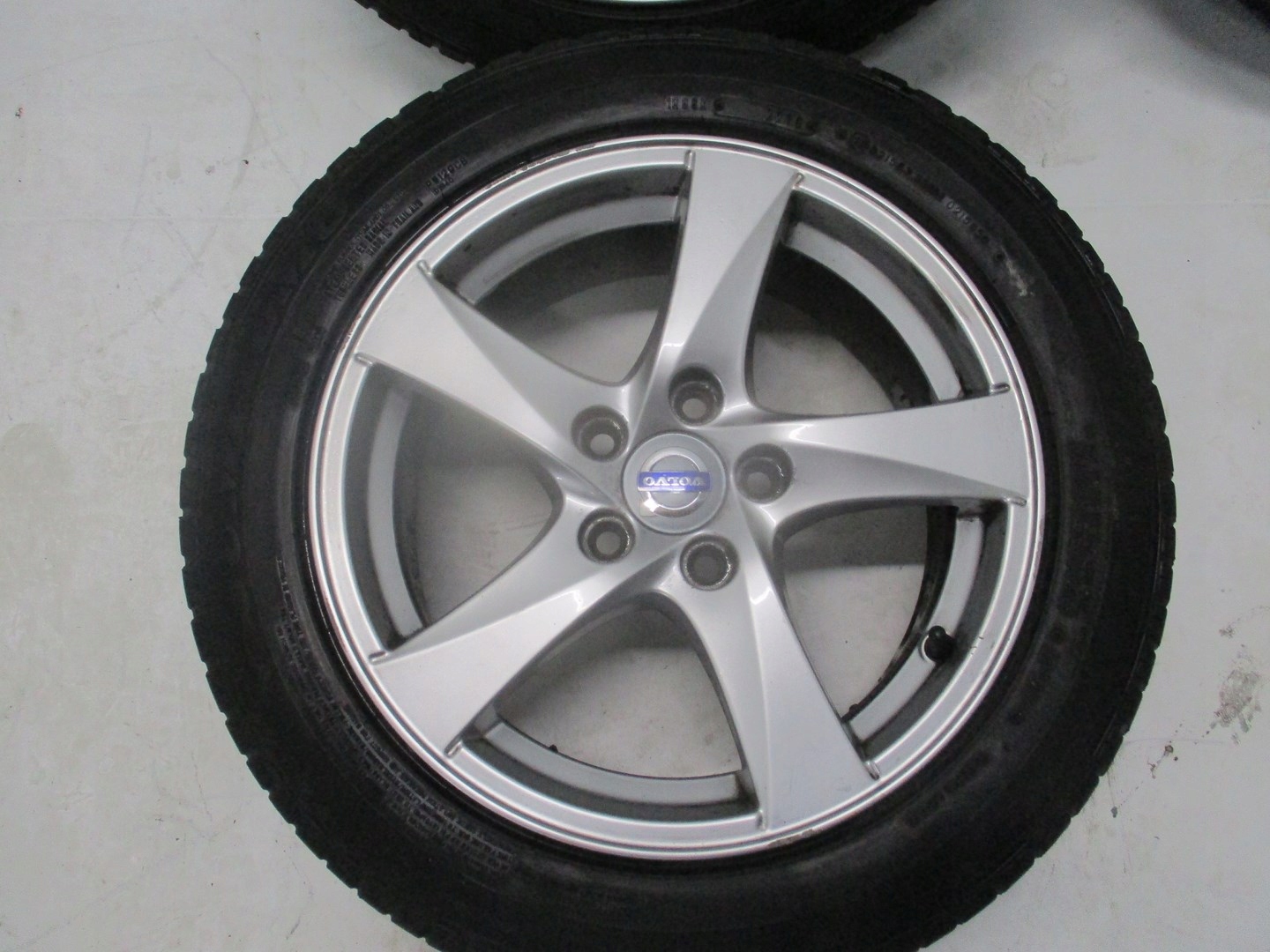 Koła felgi opony VOLVO V60 R16 M+S Rodzaj opon Całoroczne