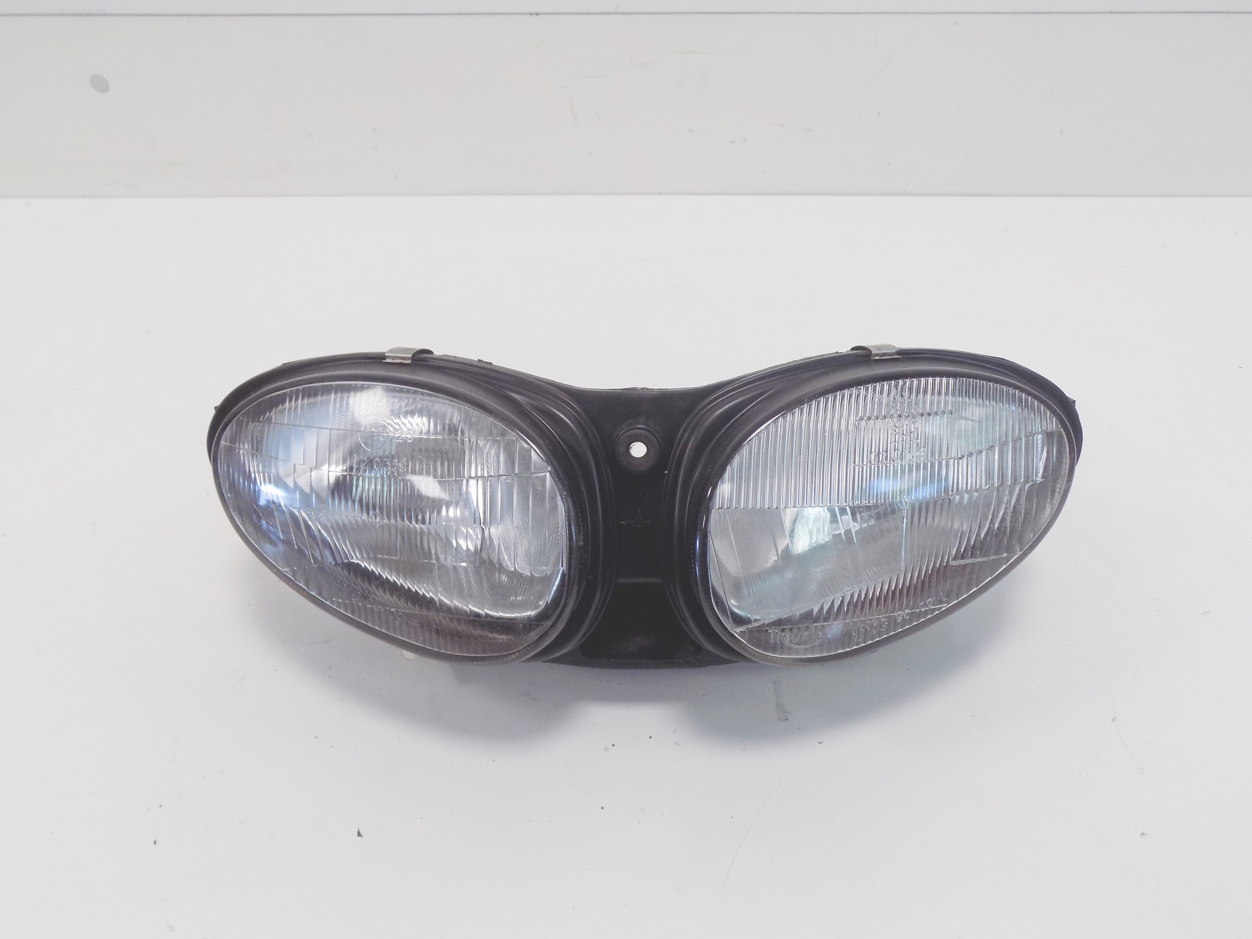 TRIUMPH SPRINT 955 RS REFLEKTOR LAMPA PRZÓD