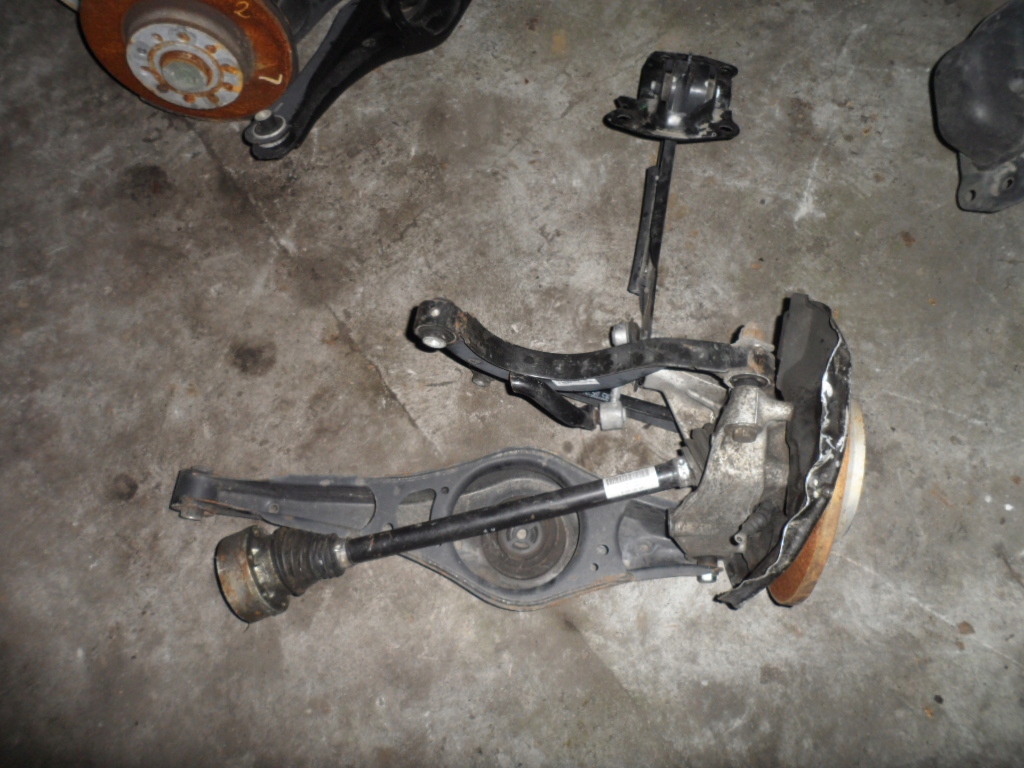 ZAWIESZENIE ZWROTNICA PIASTA WAHACZ TIGUAN 5N AUDI Q3 8U 4MOTION 4X4