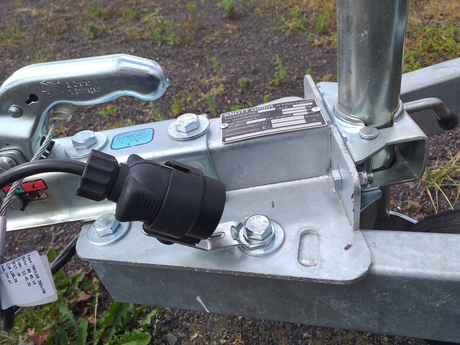 UCHWYT WTYCZKI OSŁONA AL-KO DO PRZYCZEPY WTYCZKA Marka AL-KO