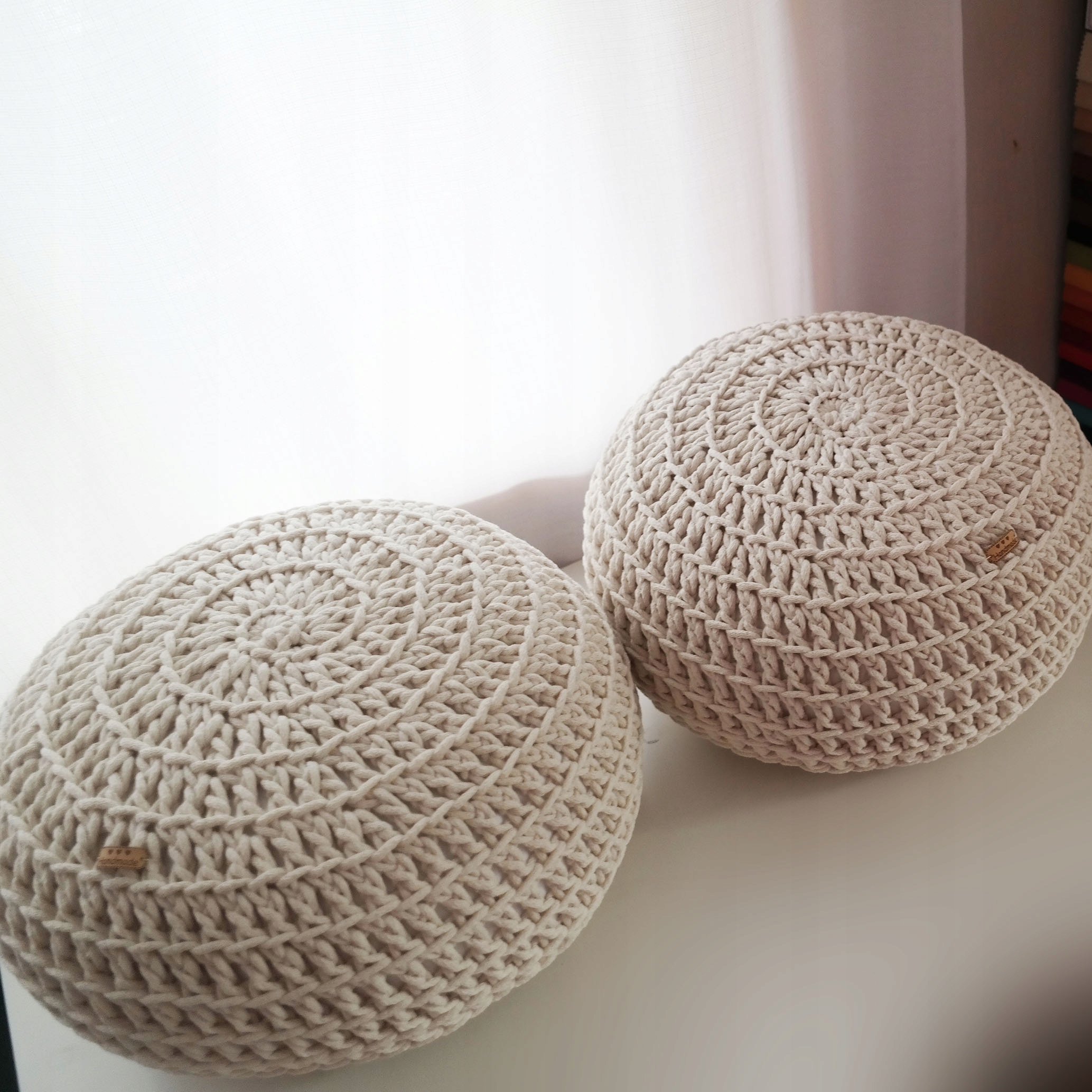 PUFA DO SALONU 50x40 PLECIONA DZIERGANA ZE SZNURKA Wysokość mebla 40 cm