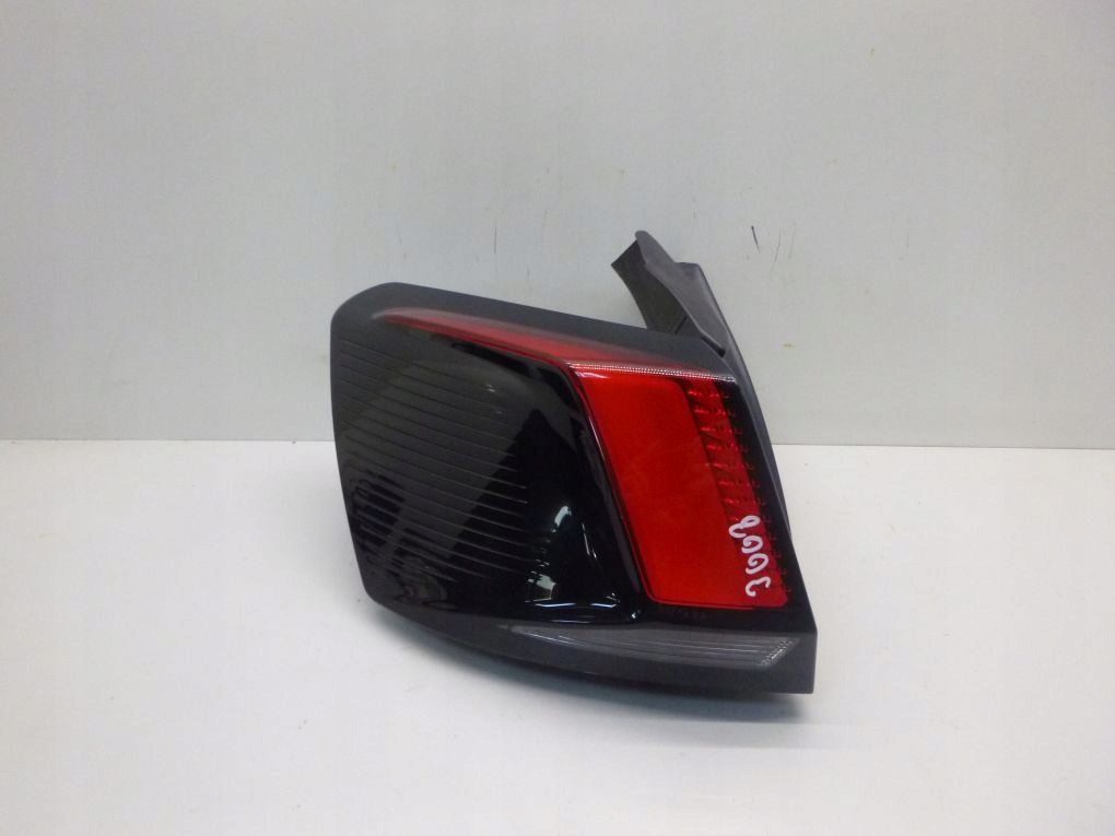 PEUGEOT 3008 II P84 16- light rear left