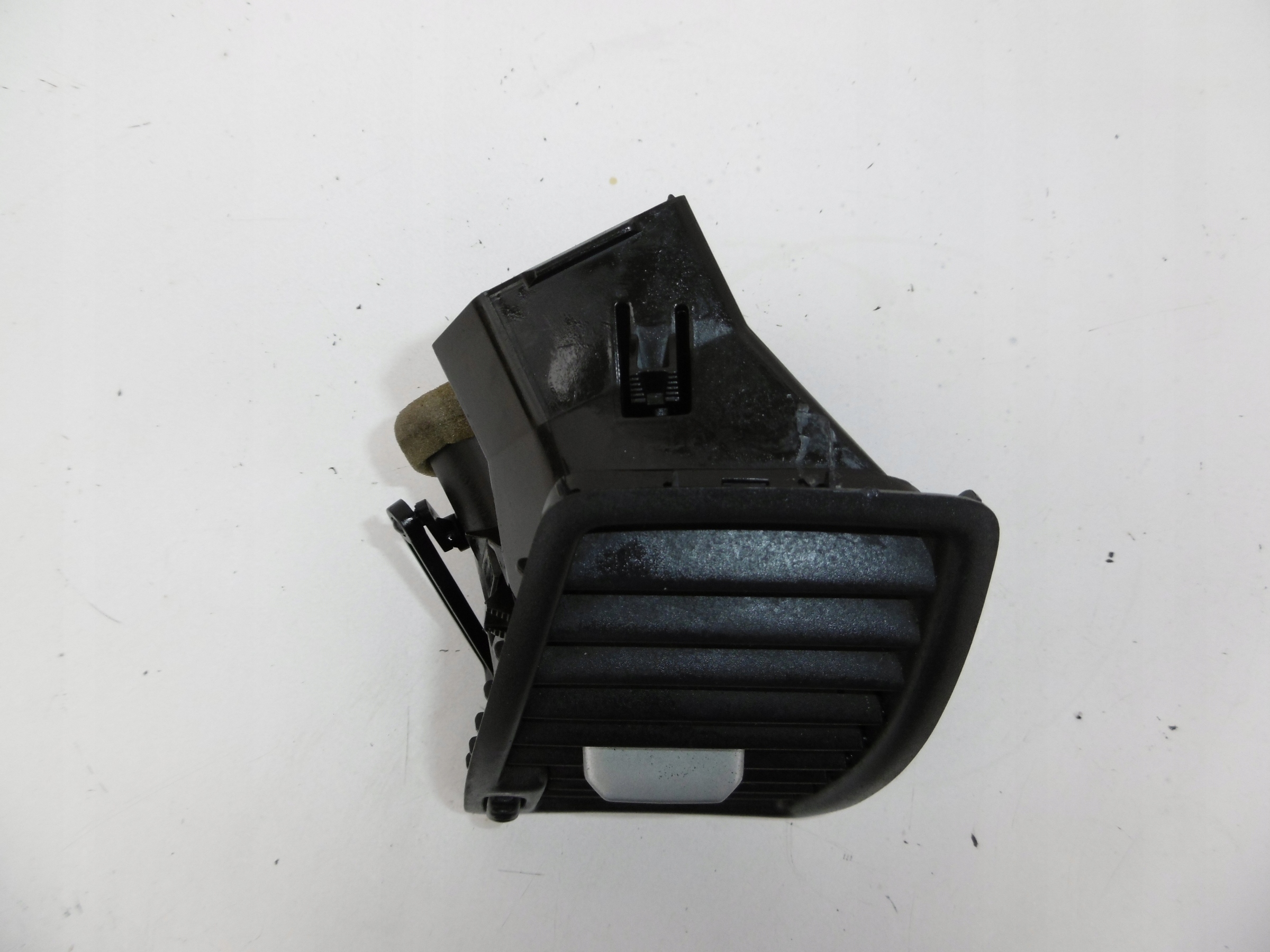grid air conditioning devices right front VOLVO XC90