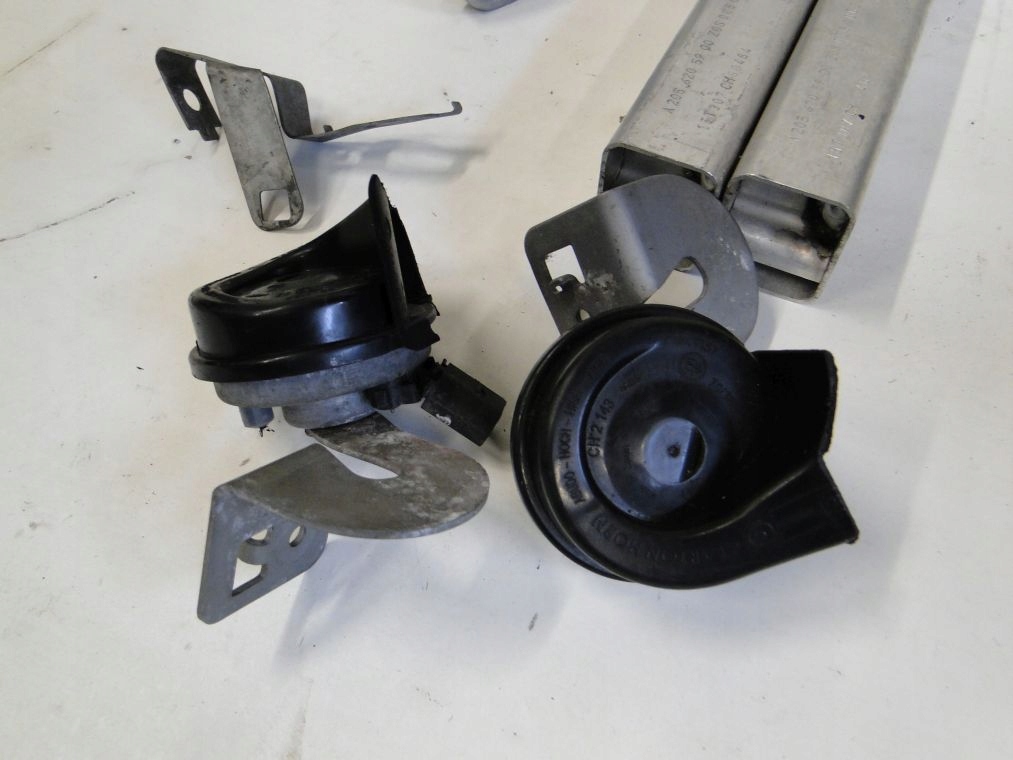 MERCEDES C KLASA W205 205 AMG KLAKSON PRAWY LEWY Producent części Mercedes-Benz OE