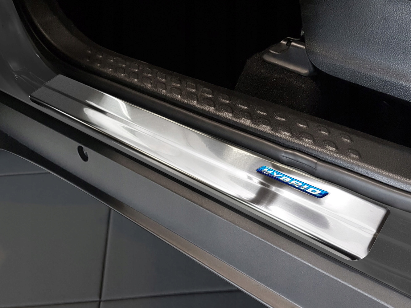 LEXUS NX nakladki na progi progowe OCHRONNE LISTWA Weight with packaging 2 kg