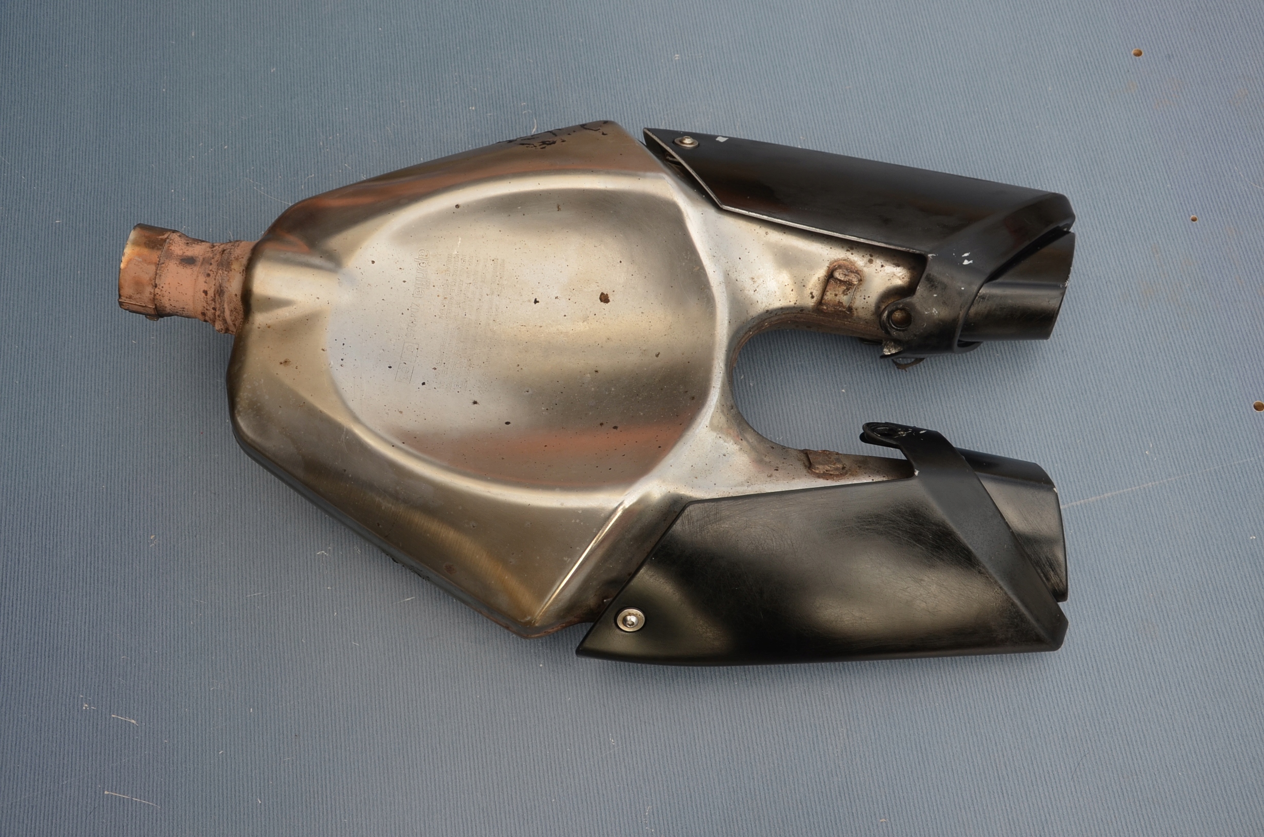 Aprilia shiver 750 глушник