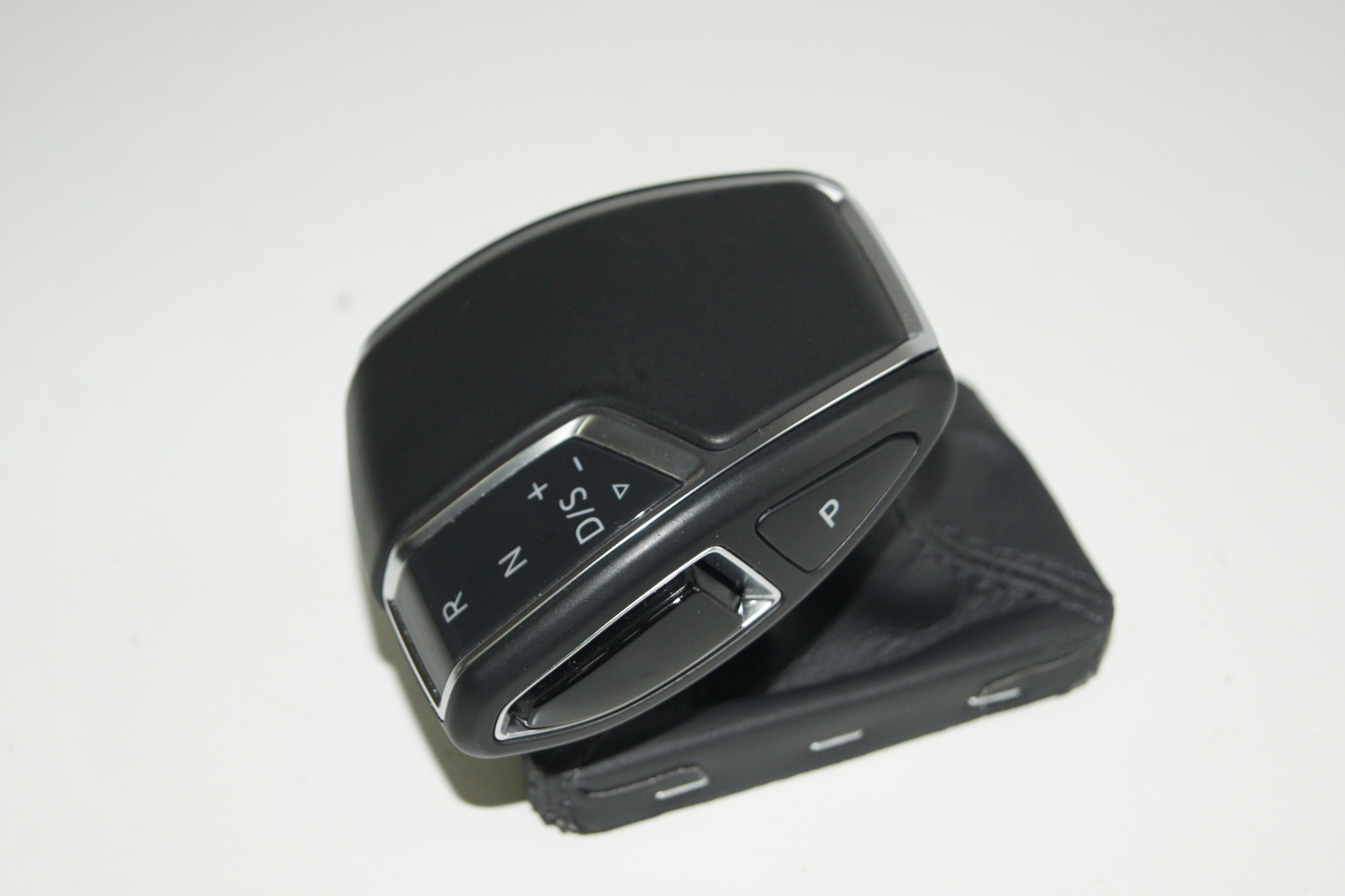 GD VW TUAREG III 3 0TSI GALKA MIESZEK 761713139A