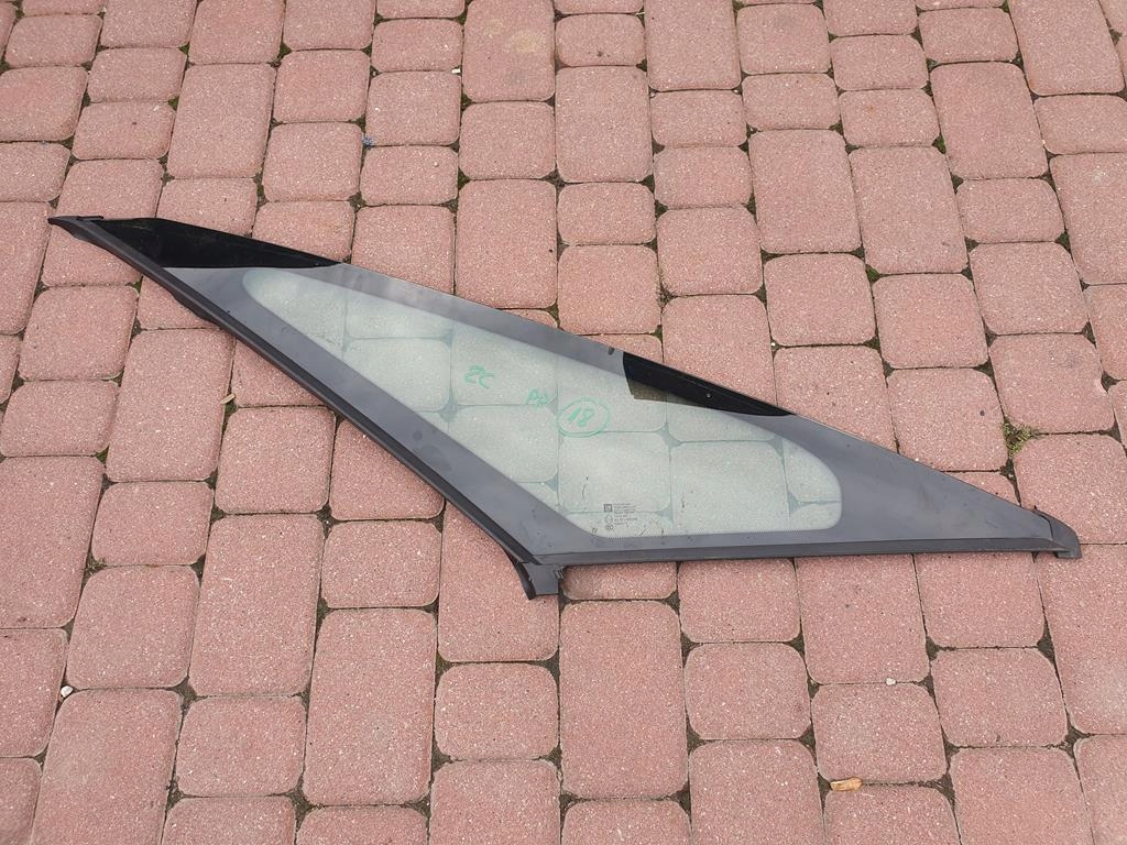 window front front right Opel Zafira C 2018r