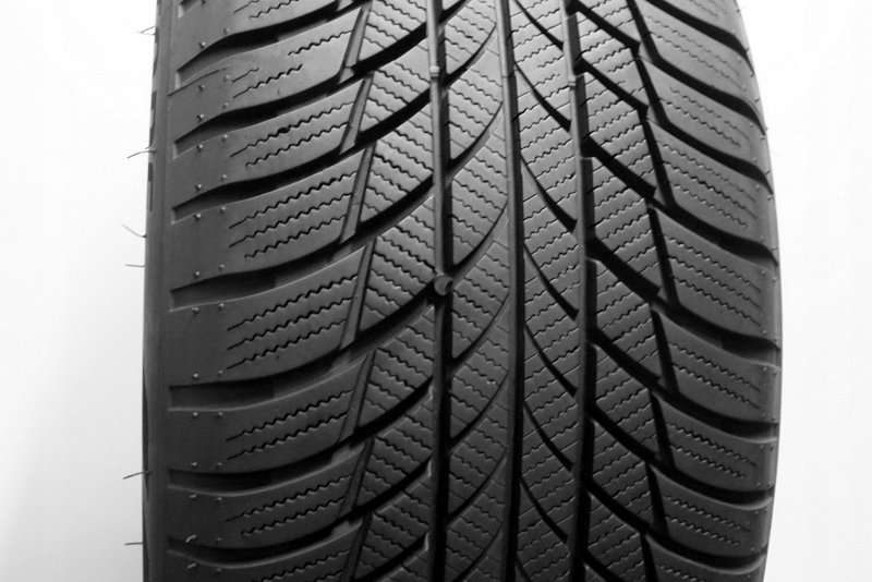 2Z 225/55R17 Bridgestone Blizzak LM001 97H * RSC 0319 7,8 Sezon zimowe