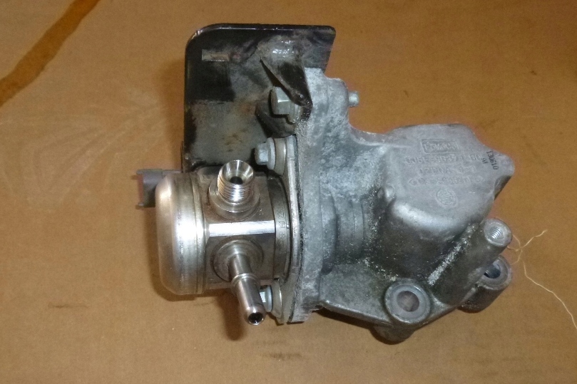 CJ5E-9B374-BC - FORD MONDEO MK5 FUSION ПАЛИВНИЙ НАСОС 2.0