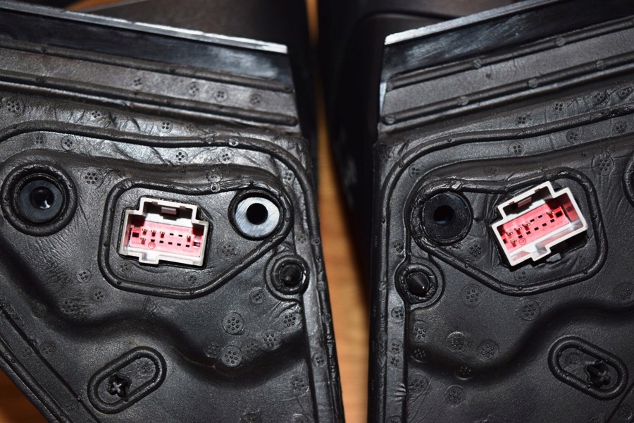 LUSTERKO LEWE PRAWE 5PIN FORD FOCUS MK4 IV ST RS NOWE ASO OE ROK 2018 Kolor czerwony