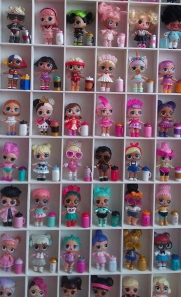 

Półka na laleczki figurki