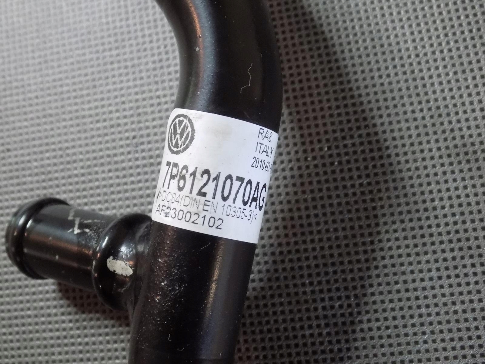 VW TOUAREG 7P cijevčica crijevo vode 7P6121070AG