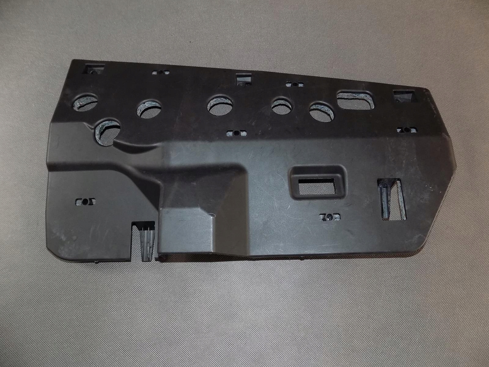 VW TOUAREG 7P OSŁONA POD KONSOLĘ 7P1863098