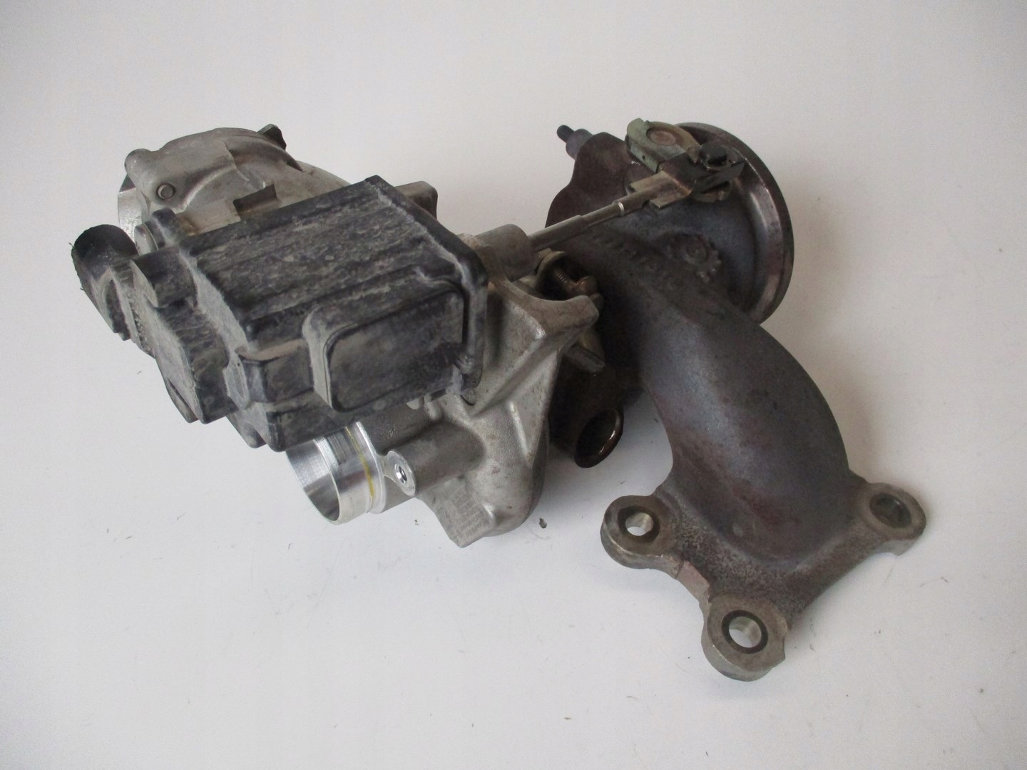 turbo SKODA OCTAVIA 5E0 1,4TSI 04E145721S
