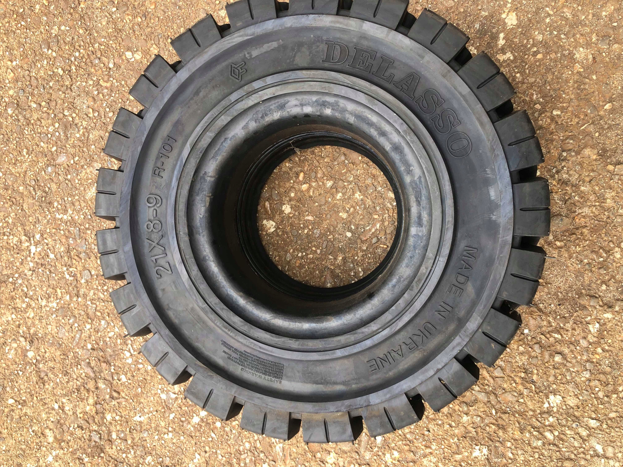 Шины для вилочных погрузчиков 21*8-9 R101 полный быстрый