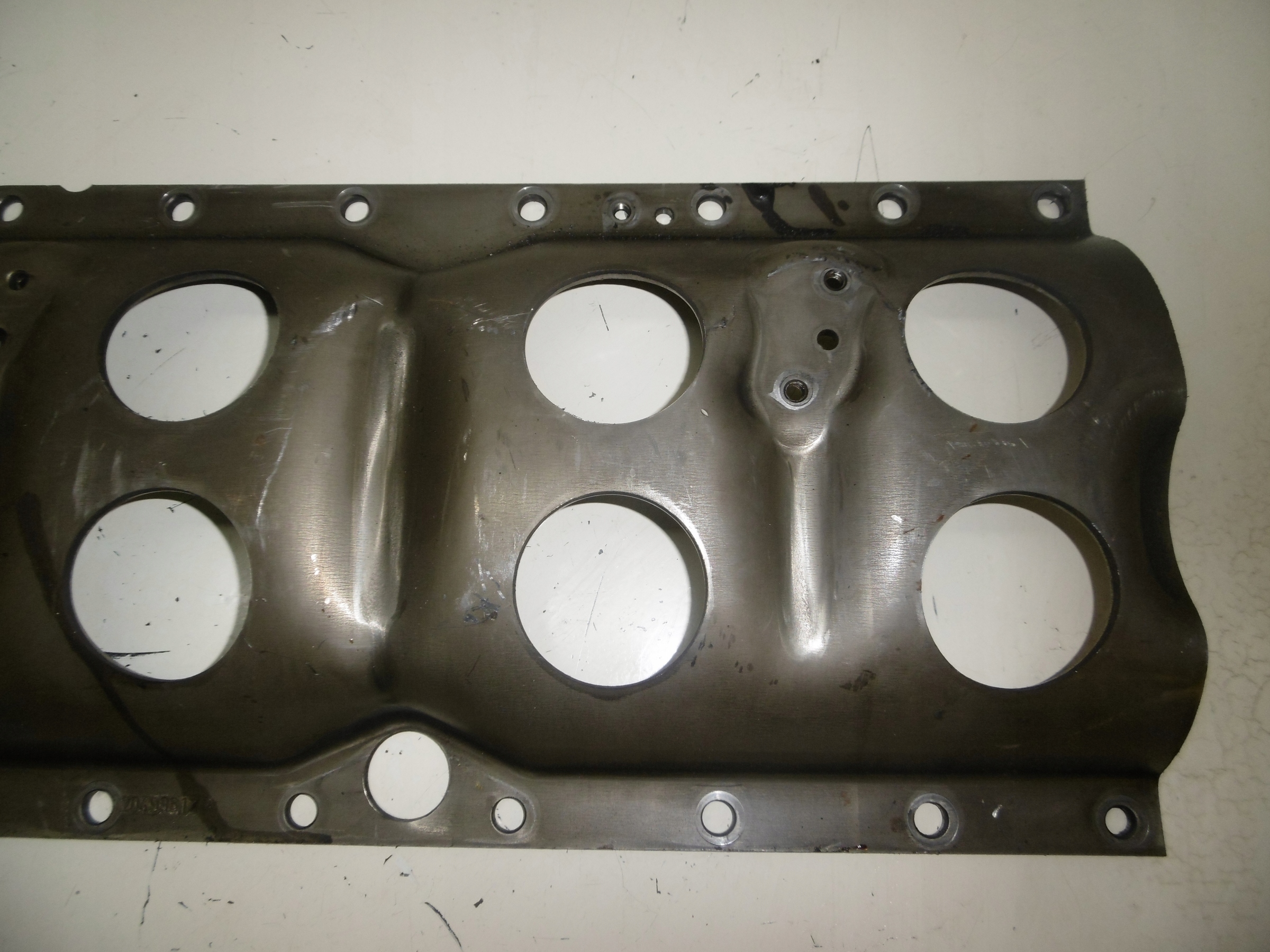 OSŁONA PODSTAWA WAŁU KORBOWEGO MAGNUM DXI 13 VOLVO Producent części Renault OE