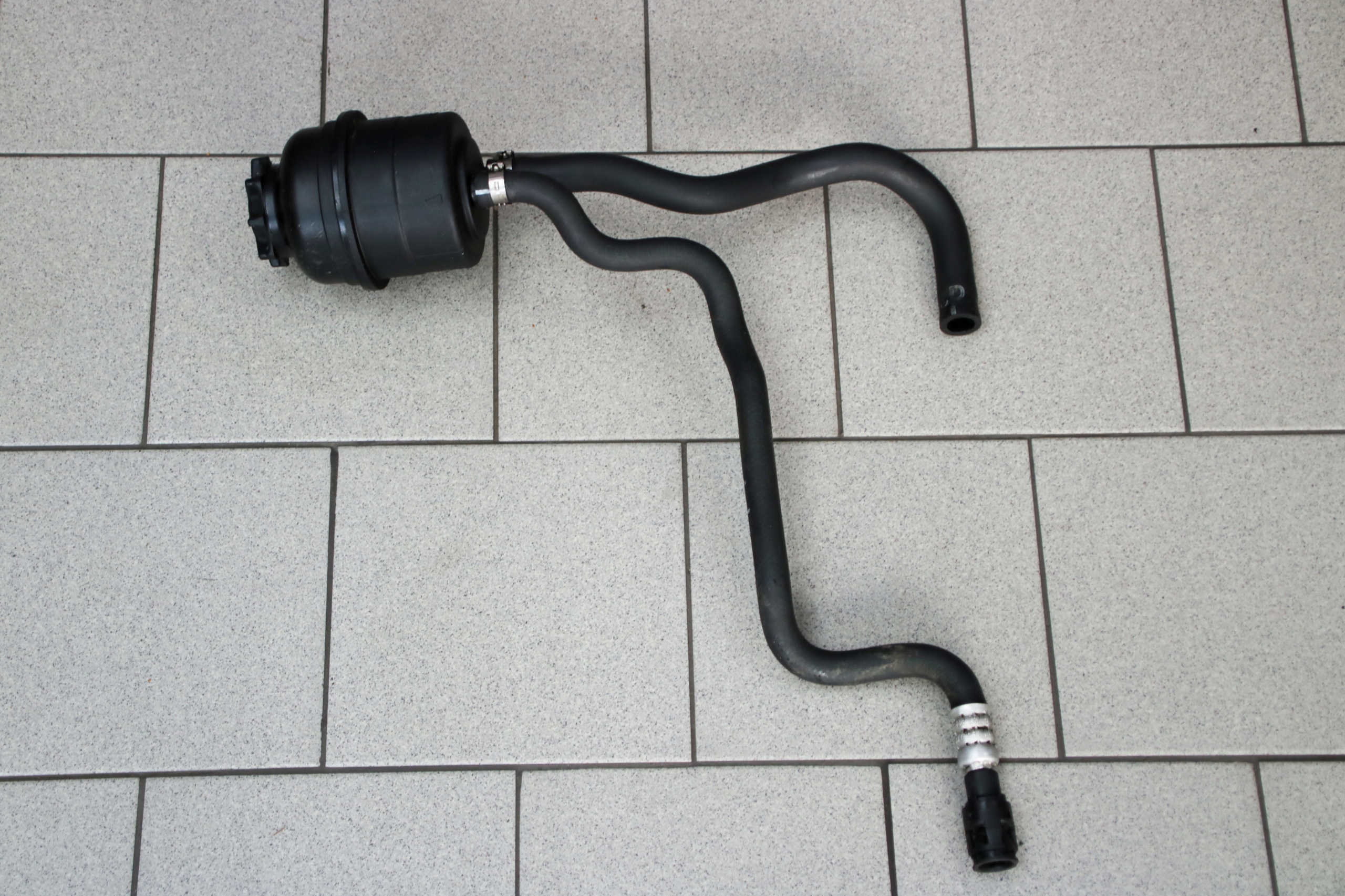 BMW E60 E61 N47 servo tank 1097164