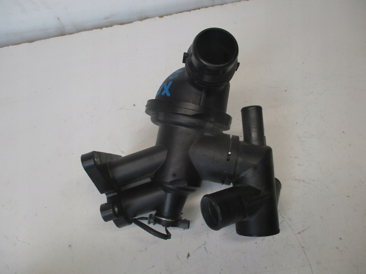 OBUDOWA TERMOSTAT G4D3 8575 AD Car type Passenger cars