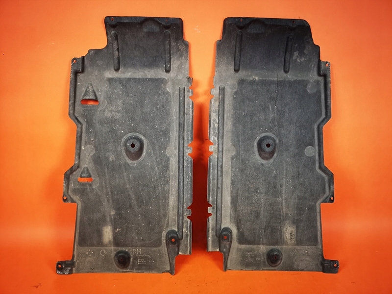 Volvo V40 II D3 Osłona podłogi podwozia L P