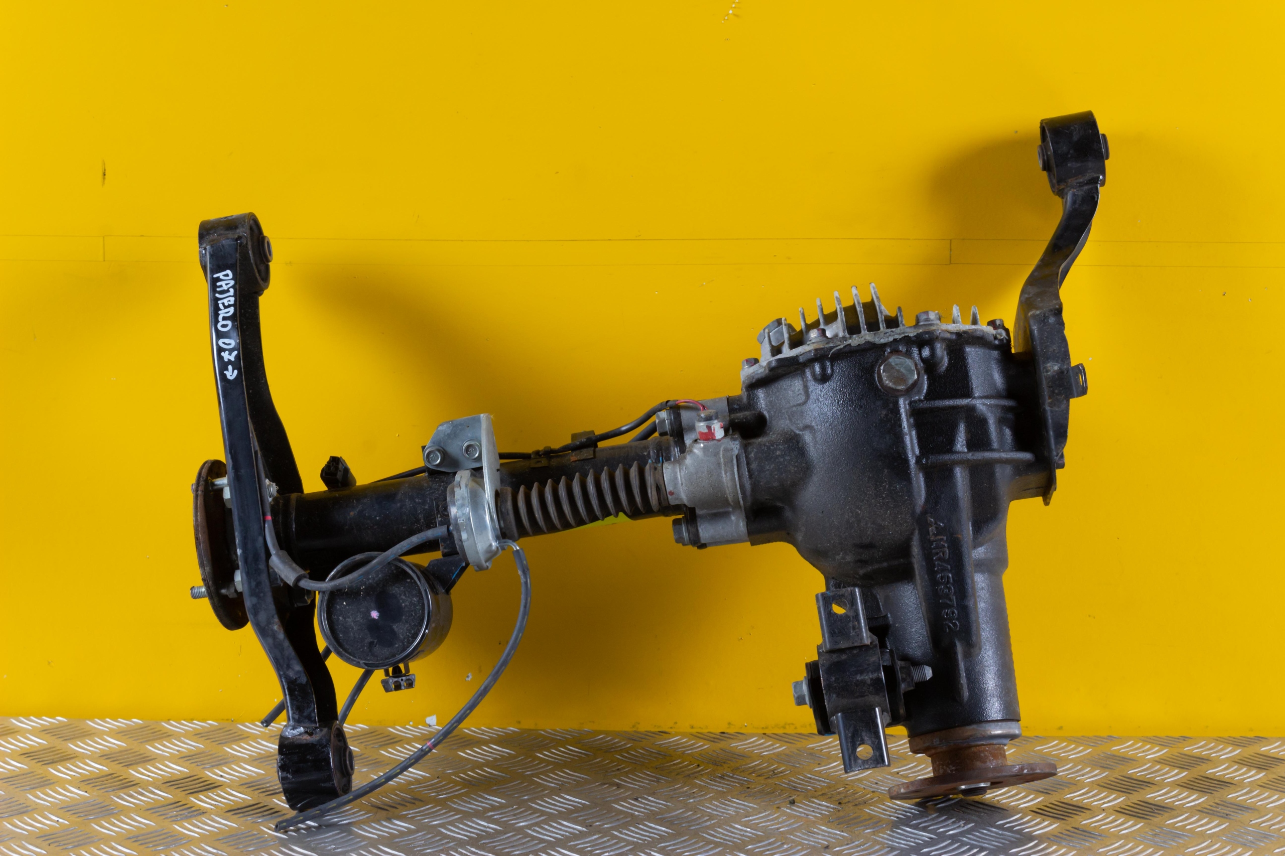 MITSUBISHI PAJERO DYFER ПЕРЕДНИЙ ПЕРЕДНИЙ 3.2 DID 3.917