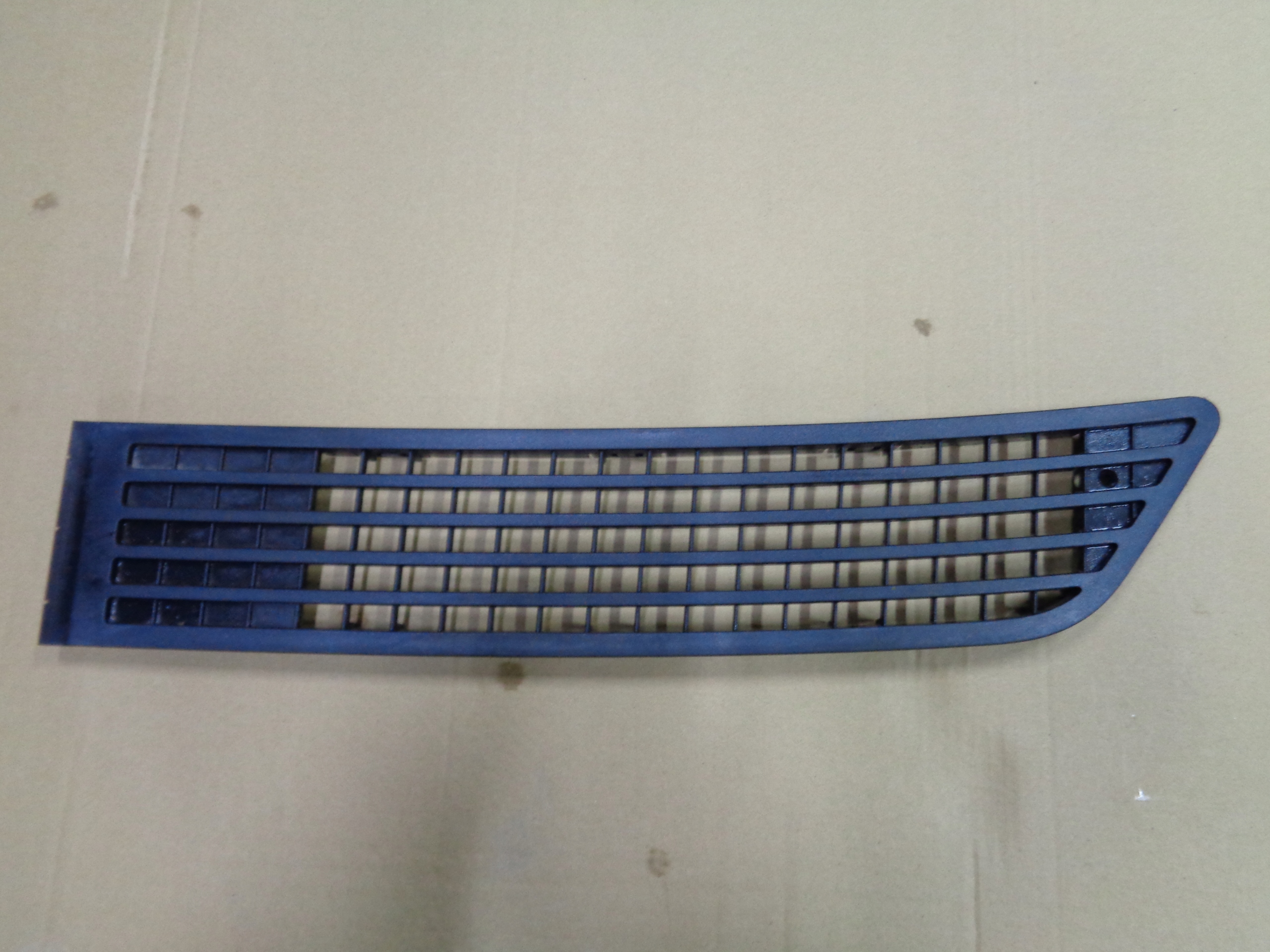 VW CRAFTER KRATKA MASKI LEWA 12-17 2E1864877C