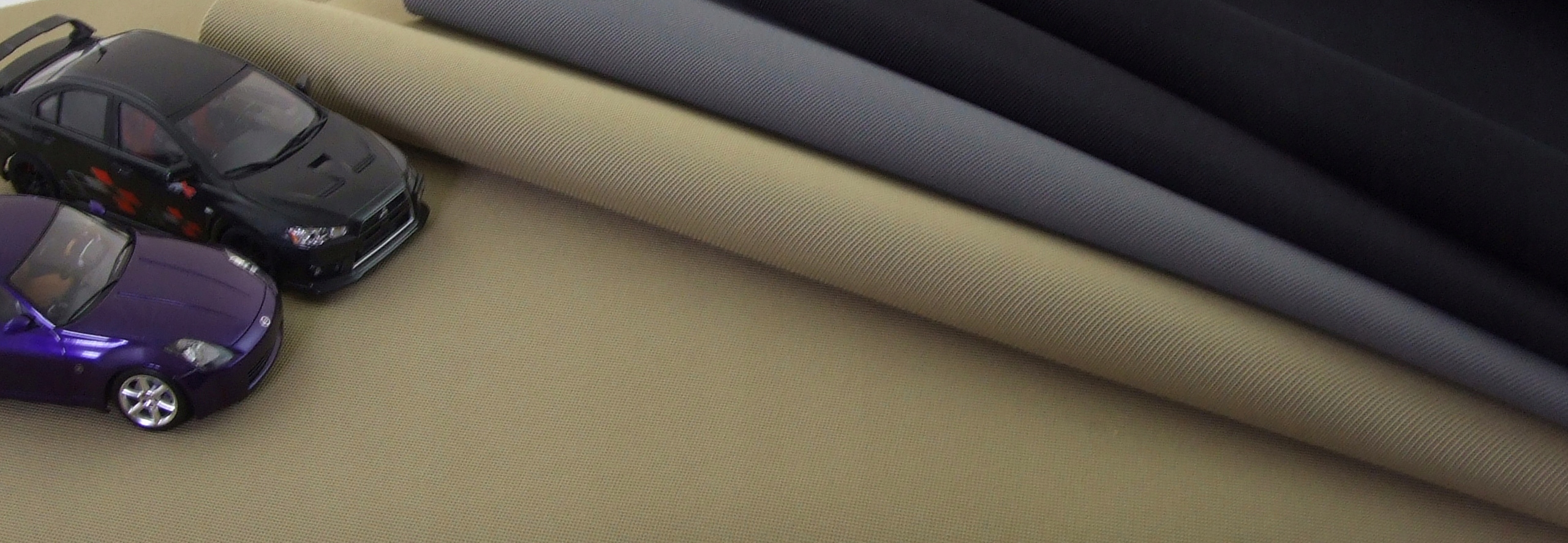 MATERIAŁ NA PODSUFITKĘ SŁUPKI BOCZKI DRZWI AUTA MONO 96 GRAFIT 100X100 cm Wersja Europejska