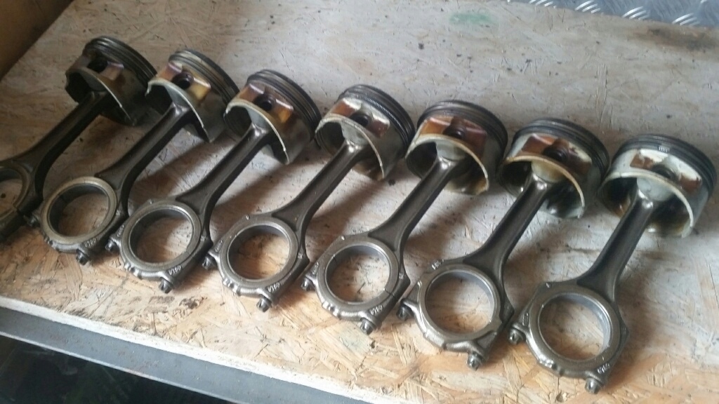 114356457 - Поршень з шатуном AUDI A8 D3 4.2 FSI 190TYS 04R