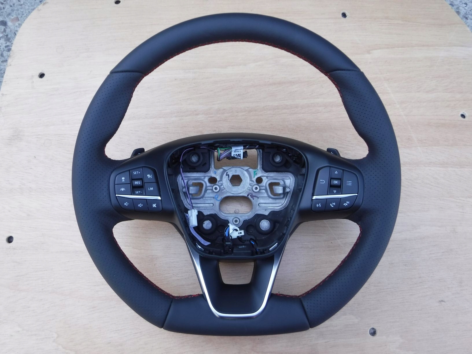 KIEROWNICA FORD FOCUS MK4 2018- NOWY MODEL ST LINE