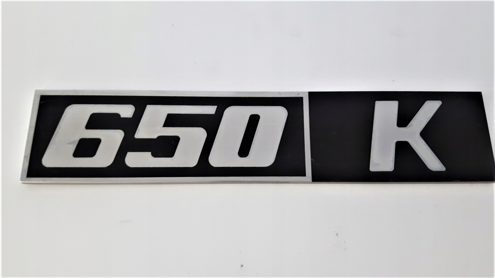 Emblemat znaczek napis 650 K do Fiata 126p