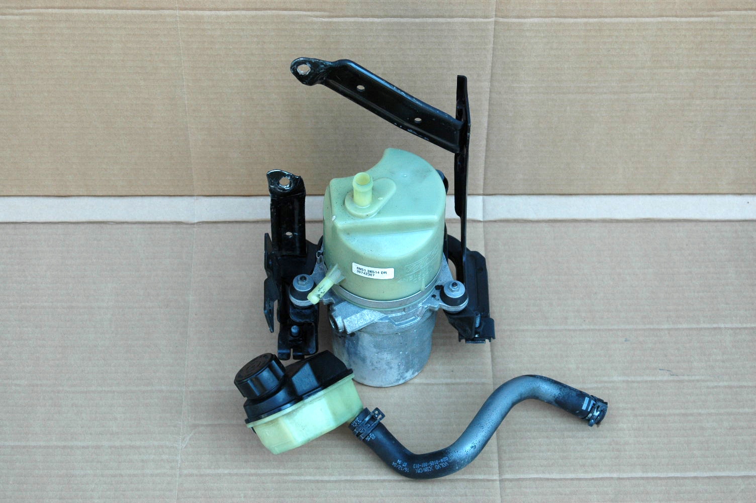 4N513K514DR - Насос гідропідсилювача VOLVO V50 S40 II C30