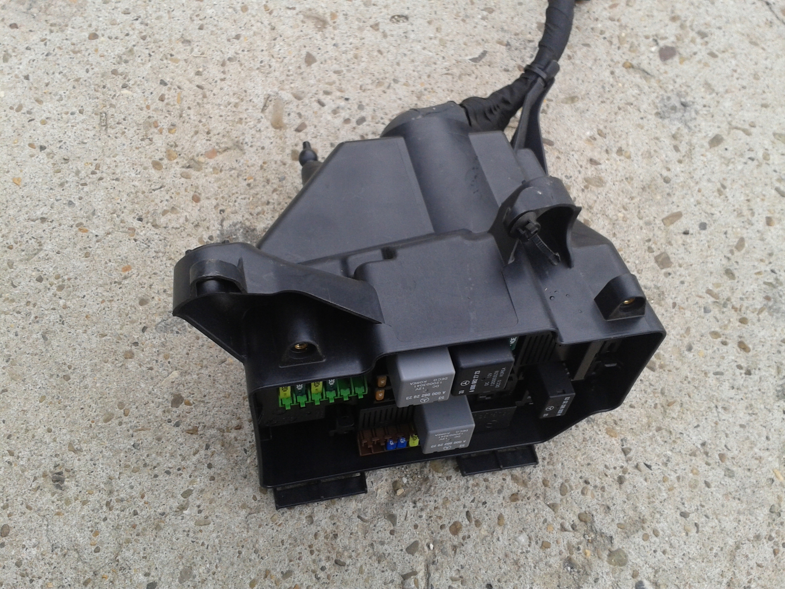 Блок запобіжників MERCEDES GLC A2059981301