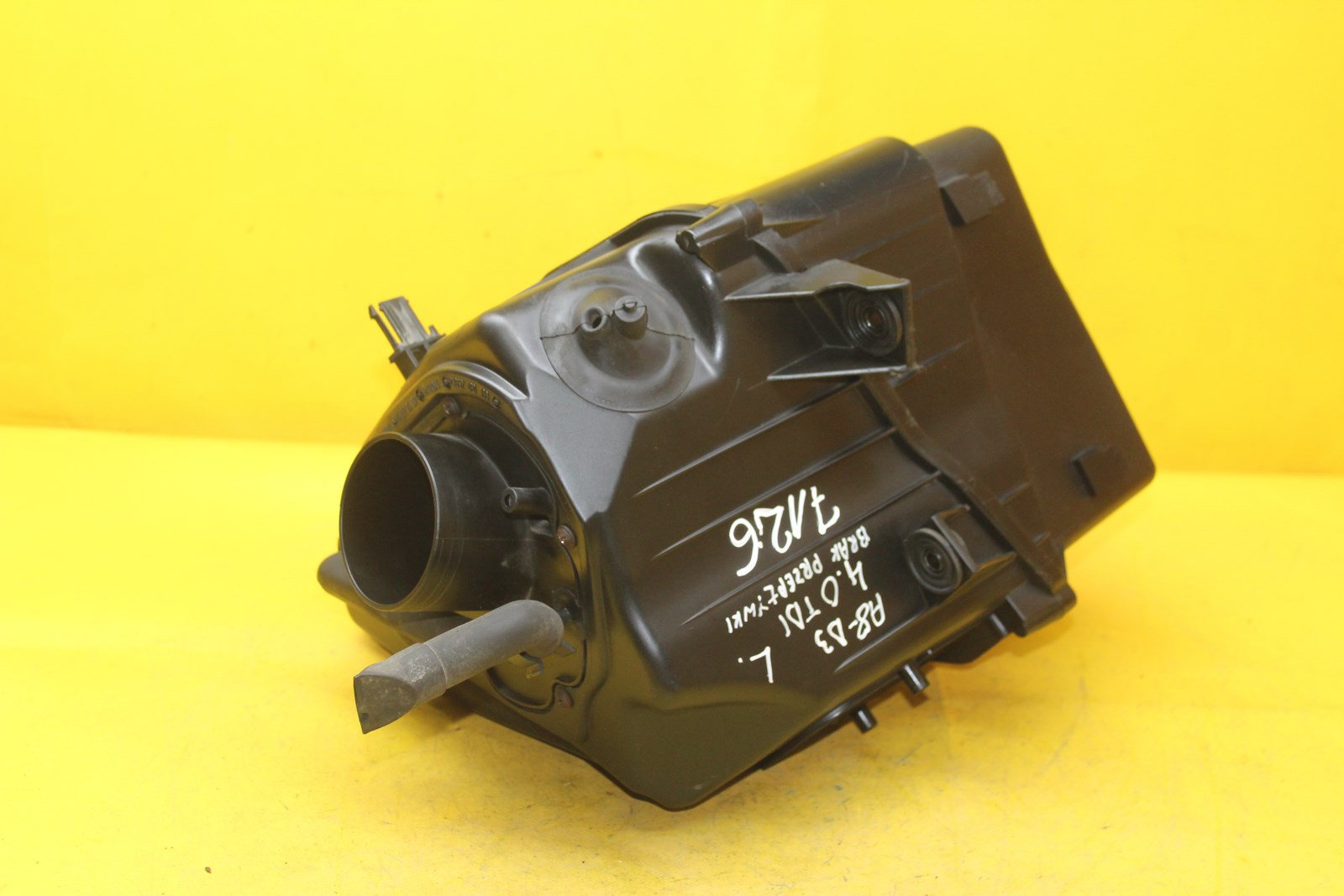 КОРПУС ФІЛЬТРА ПОВІТРЯ A8 D3 4.0TDIe0133823d