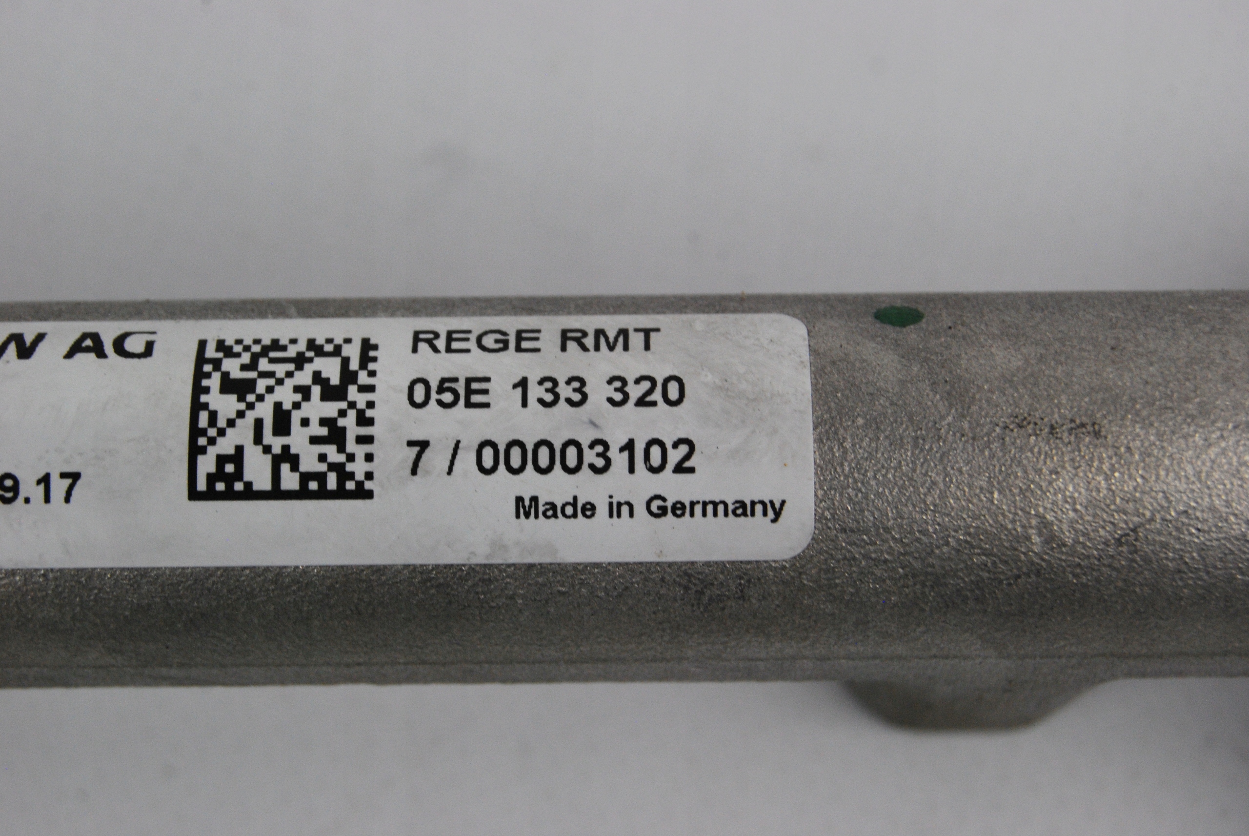 Listwa wtryskowa Audi VW Seat 1.5 TSI 05E133320 Producent części Audi OE