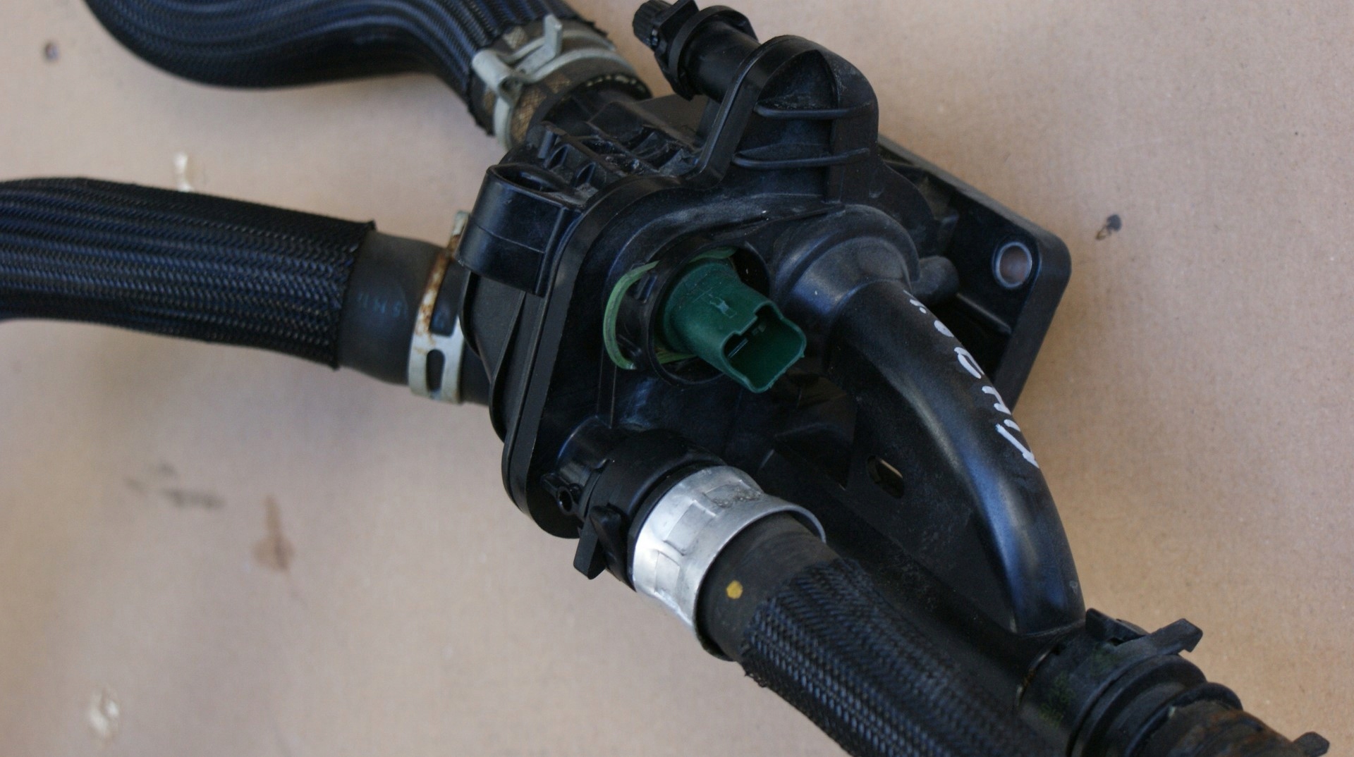 CITROEN PEUGEOT 1.6 EHDI OBUDOWA TERMOSTATU RURY Numer katalogowy części termo