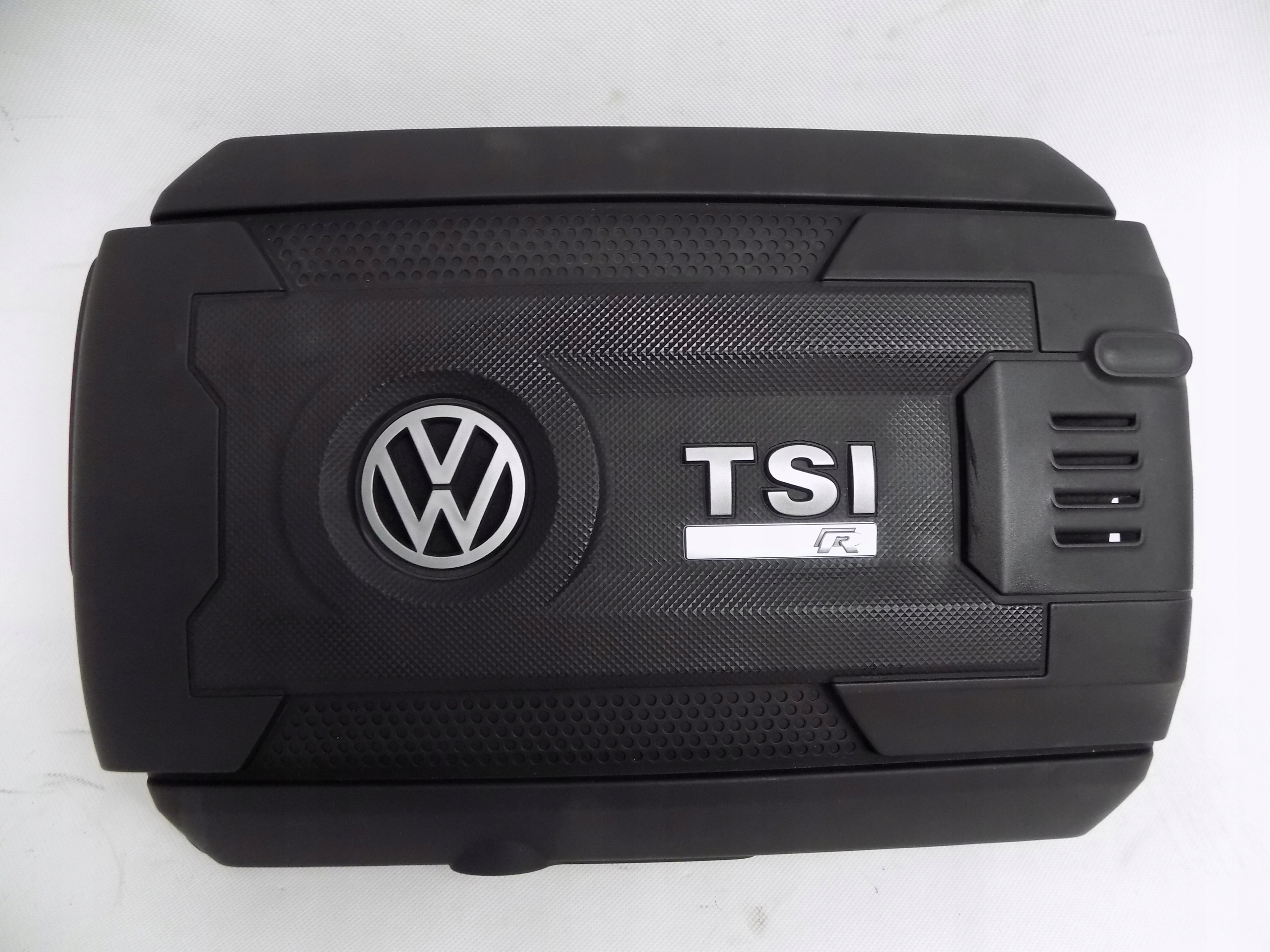 06K103925BQ - VW GOLF VII R 5G LIFT 2.0 TSI КРИШКА ДВИГУНА