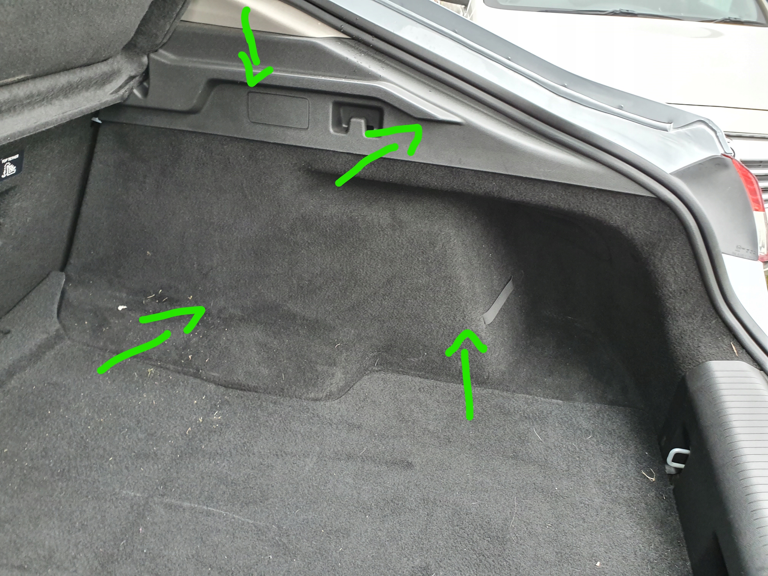 BOCZEK BAGAŻNIKA PRAWY BAGAŻNIKA INSIGNIA B HB Producent części Opel OE