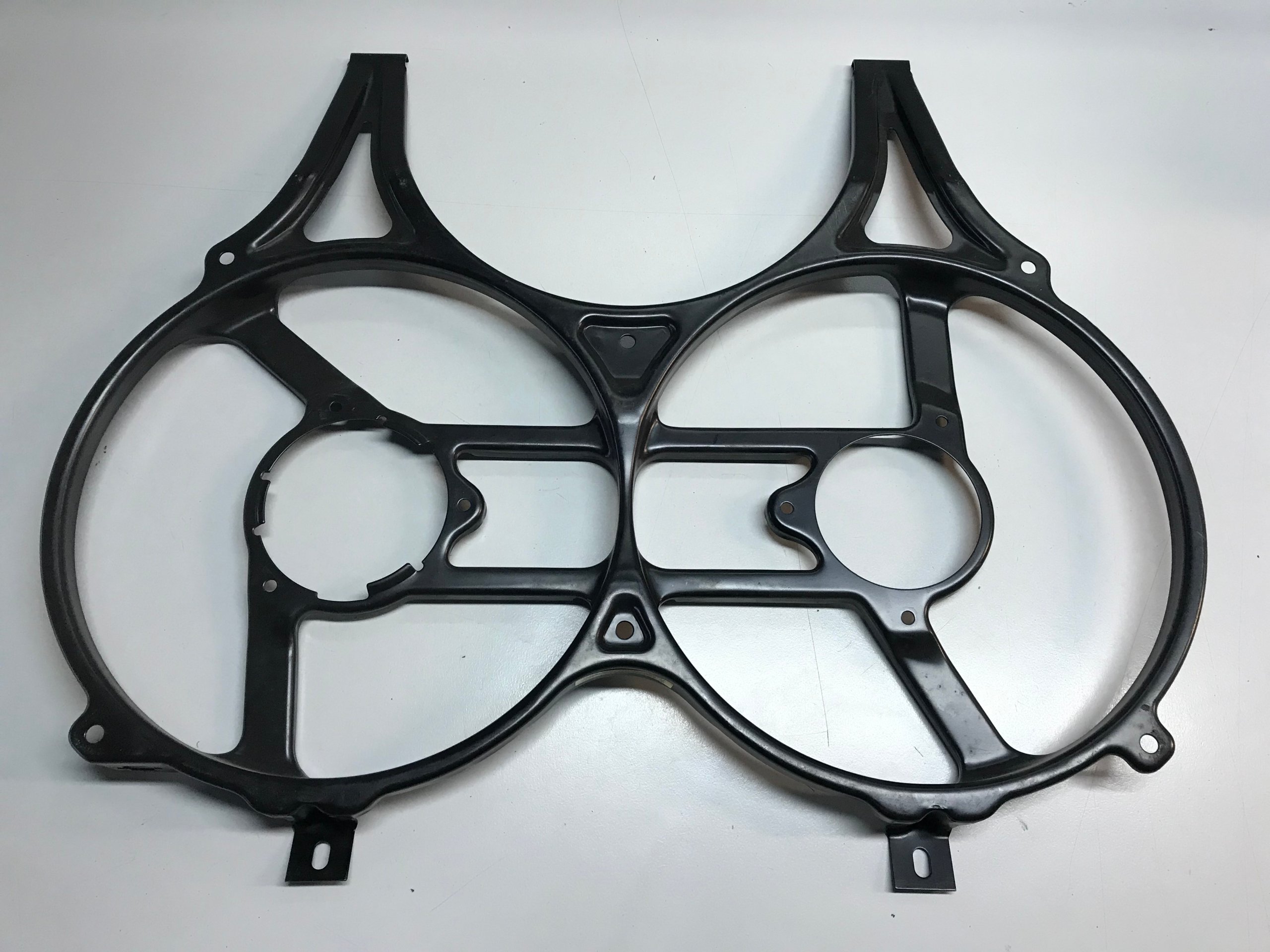 MERCEDES W210 PODSTAWA WENTYLATORA CHLODNICY NOWA