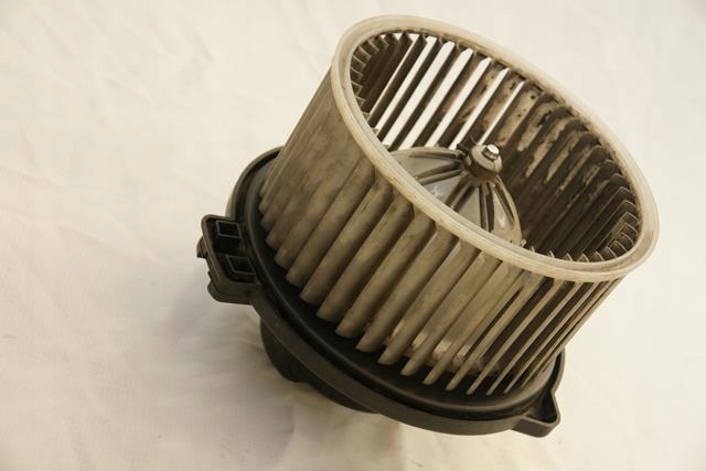 DMUCHAWA WENTYLATOR CARISMA SPACE STAR 0130111191 Producent części Bosch